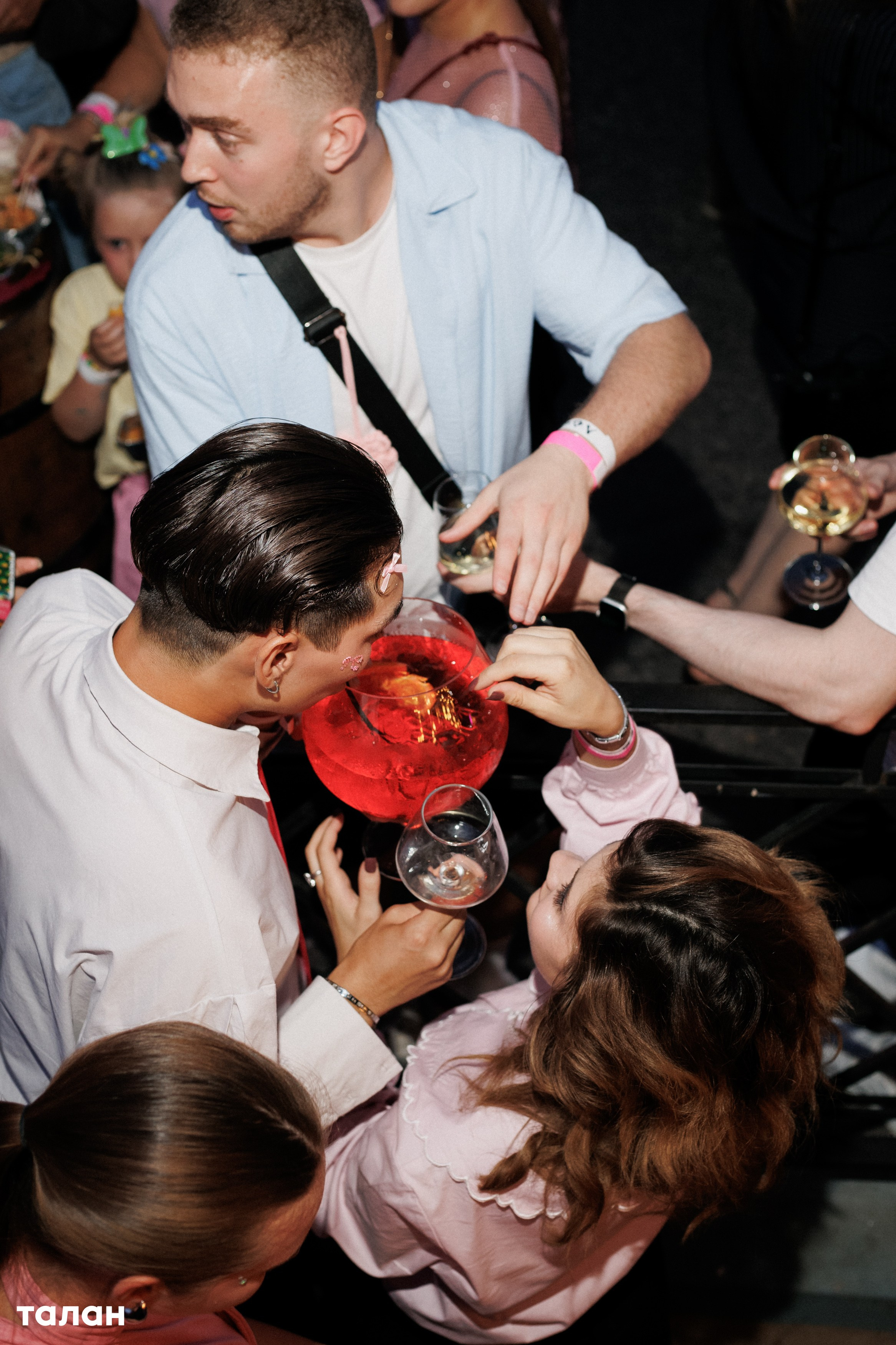 ВИНОТЕКА [бар+магаз] — BIRTHDAY PARTY. СВОИ. ФОТООТЧЕТЫ-СОБЫТИЯ-МЕСТА