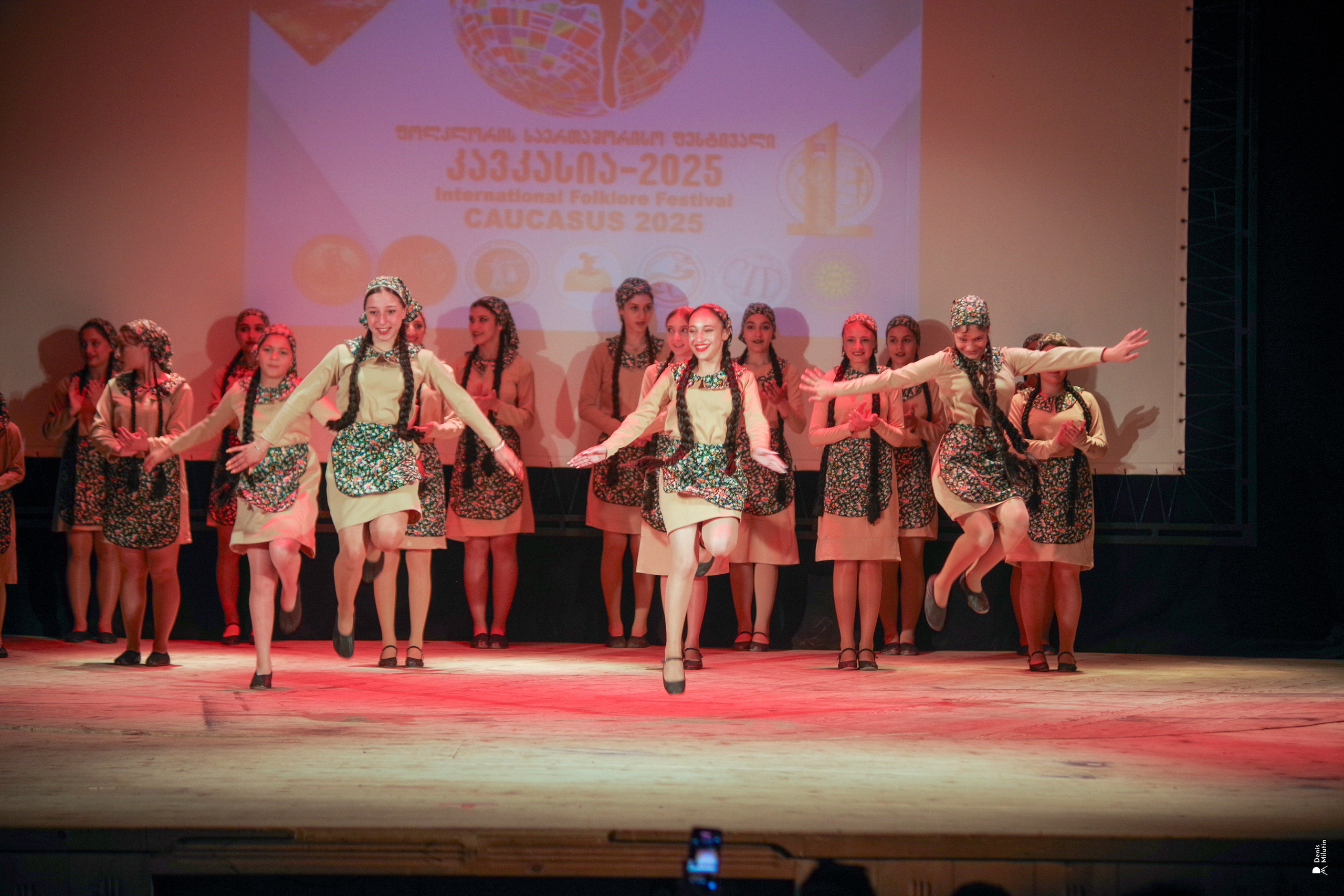 Танцы в прекрасном Они. Портретный фотограф Денис Милютин