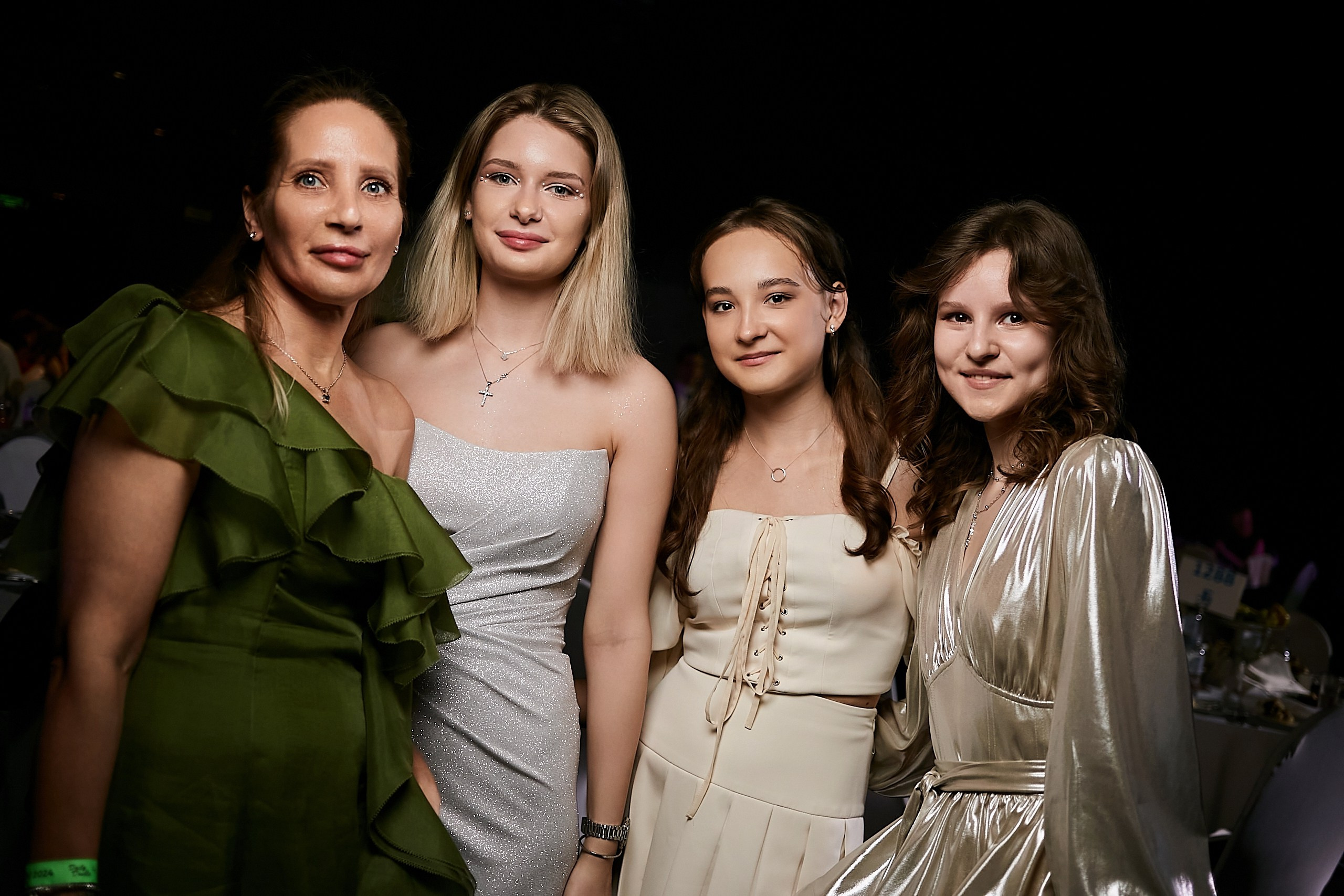 Выпускной 2024 концертный зал Академия ВТБ. Фотограф и Видеограф в Москве. Олег Корушев