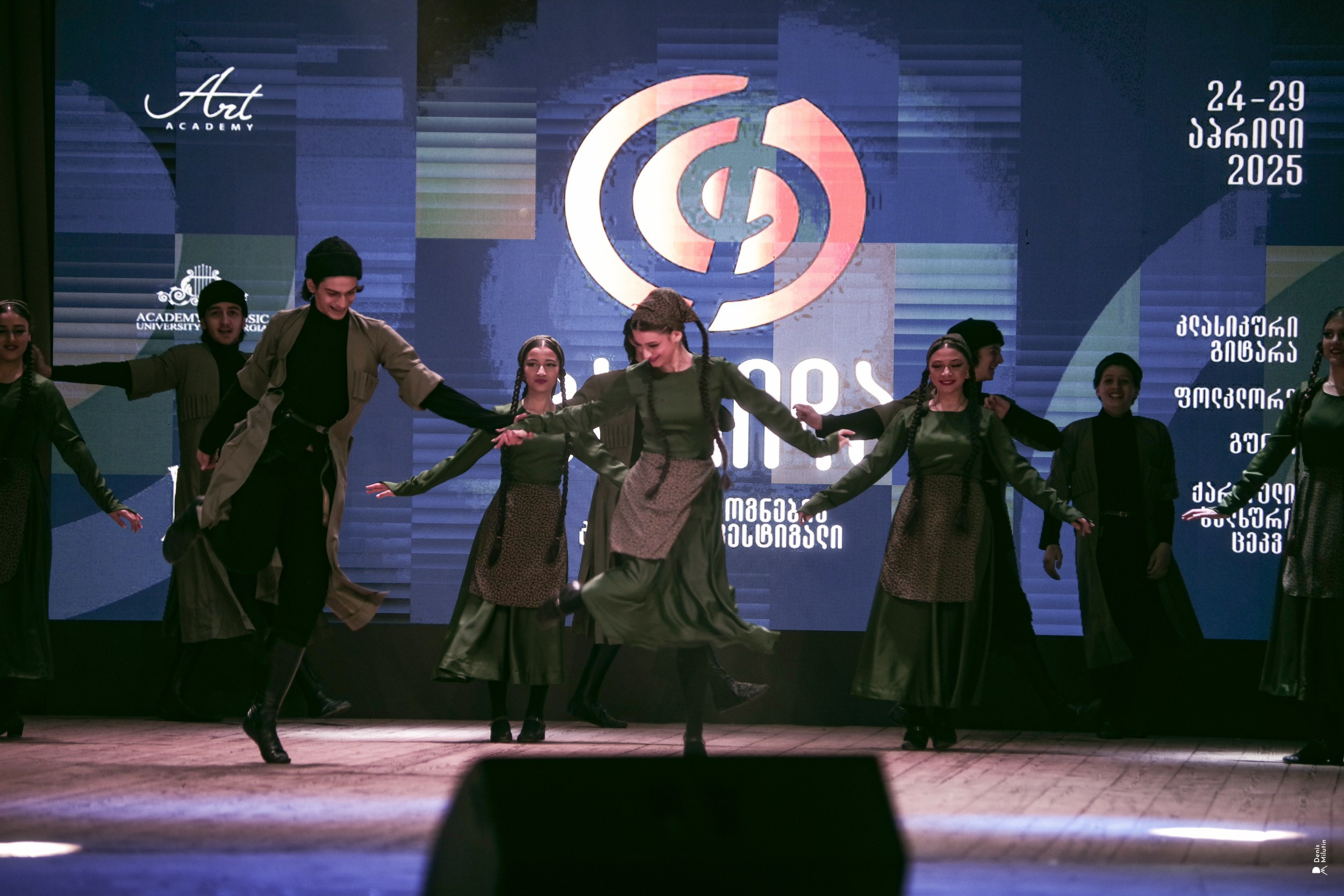 Танцы в Хоби. Портретный фотограф Денис Милютин