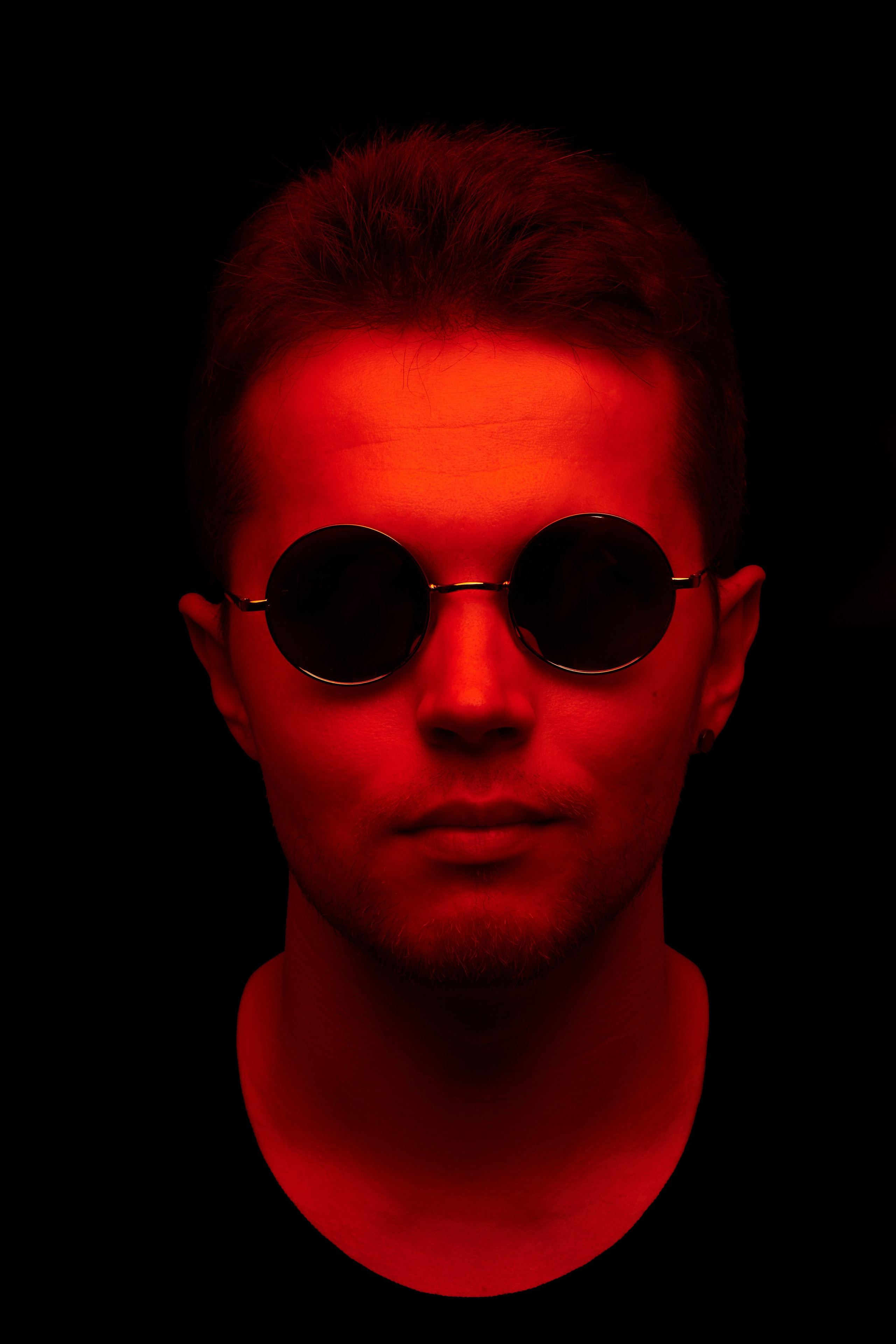 Мужская фотосессия с цветным светом в Санкт-Петербурге. Сергей Ильин | Фотограф