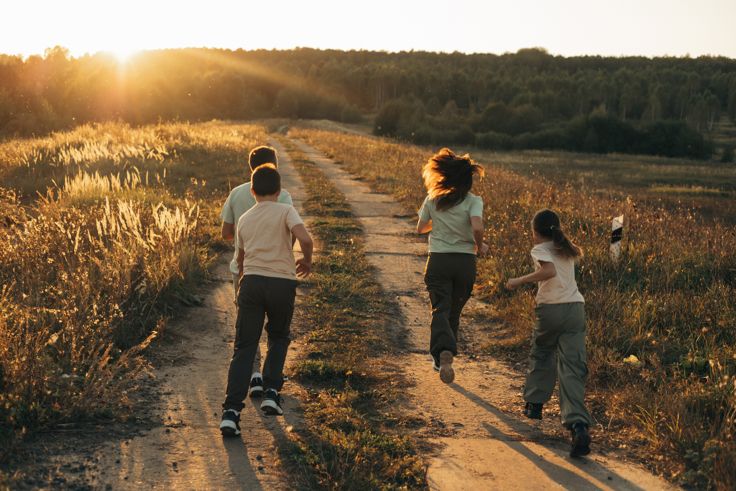 Юля, Илья, Полина, Сергей. Ваш фотограф