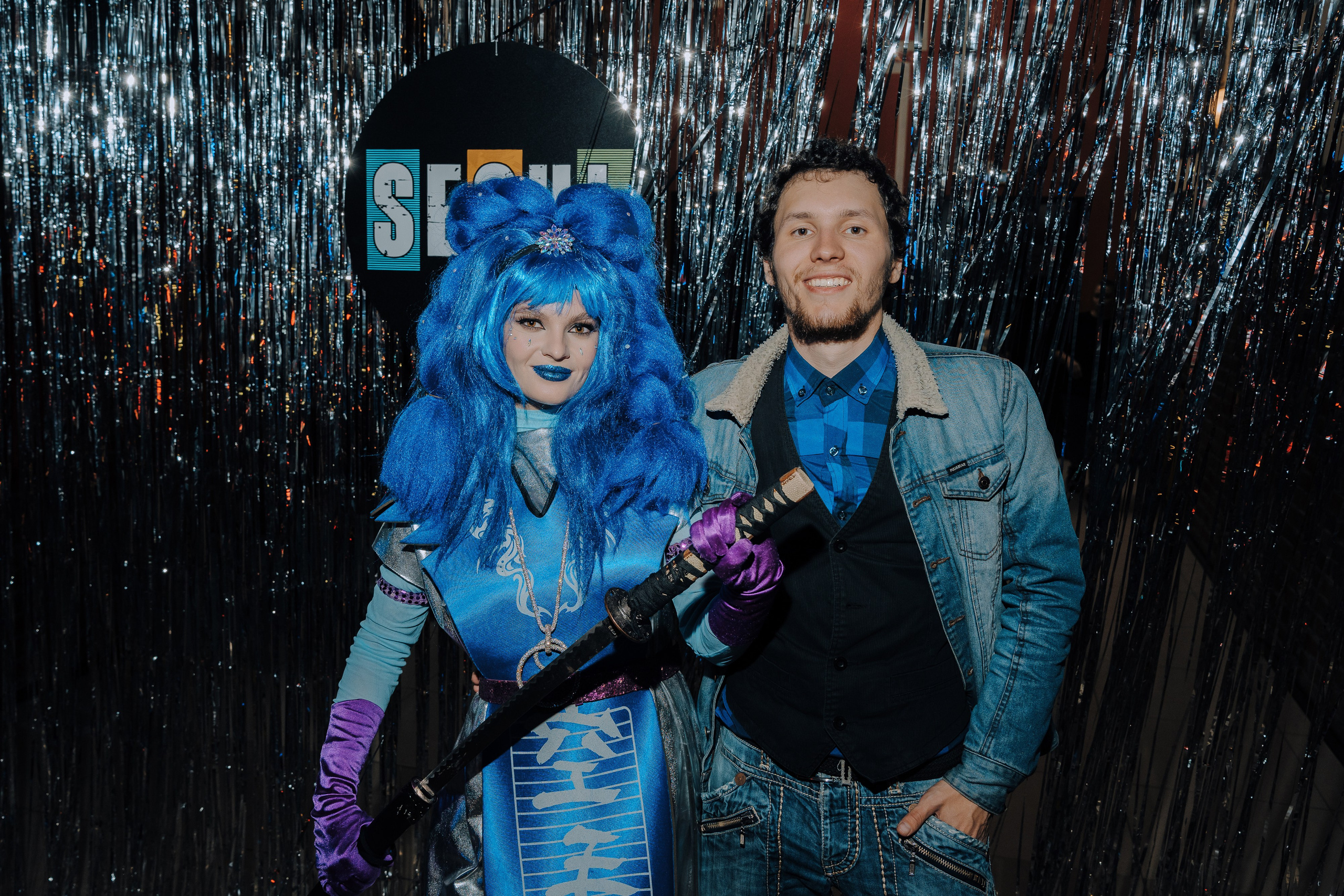 20 ЛЕТ МЕГАПОЛИС ЧЕЛЯБИНСК ХЕДЛАЙНЕР ЕЛКА. Репортажный фотограф Зуев Роман г. Челябинск