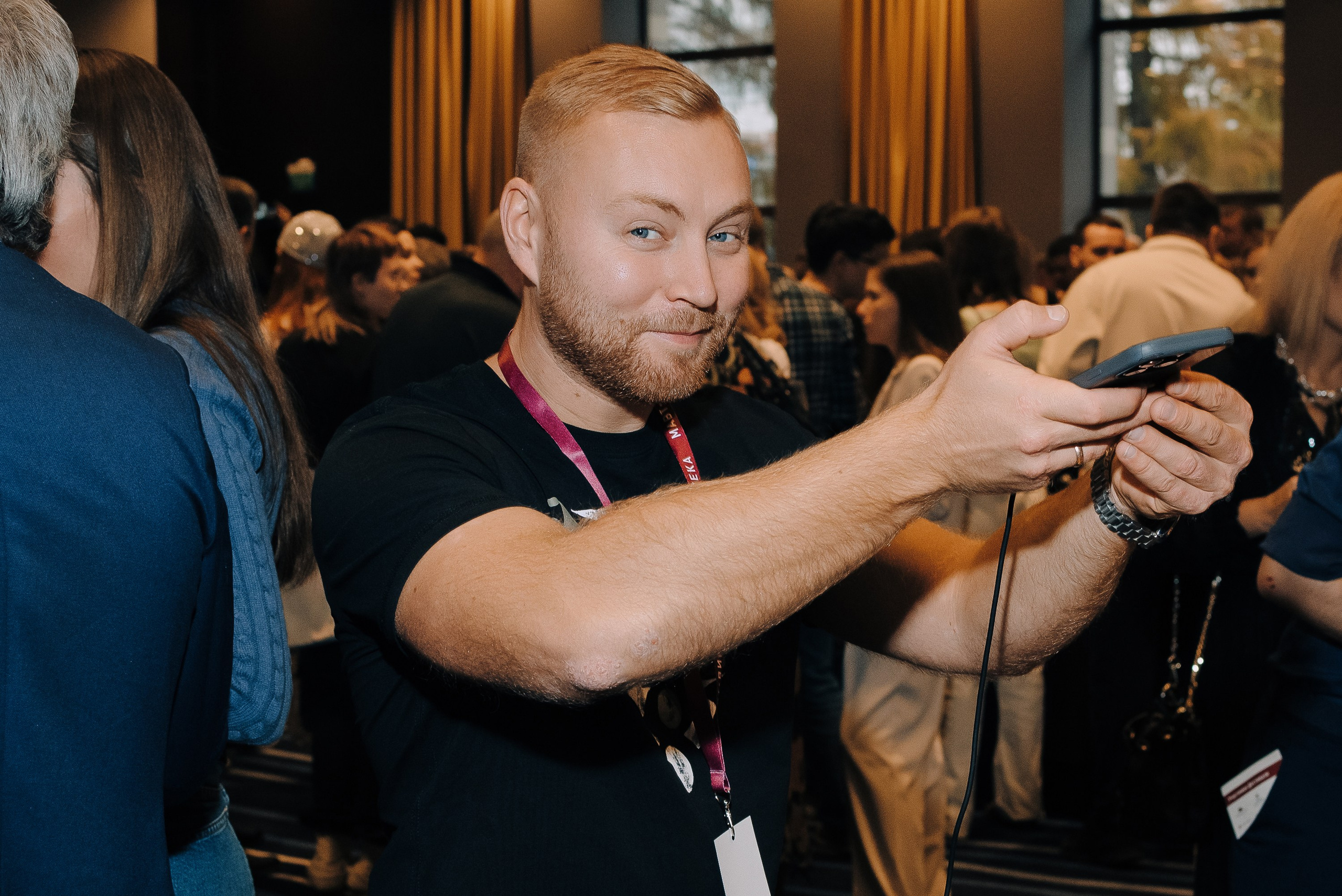 ФЕСТИВАЛЬ ВИНА И КРЕПКИХ НАПИТКОВ МАВТ-ВИНОТЕКА. Репортажный фотограф Зуев Роман г. Челябинск