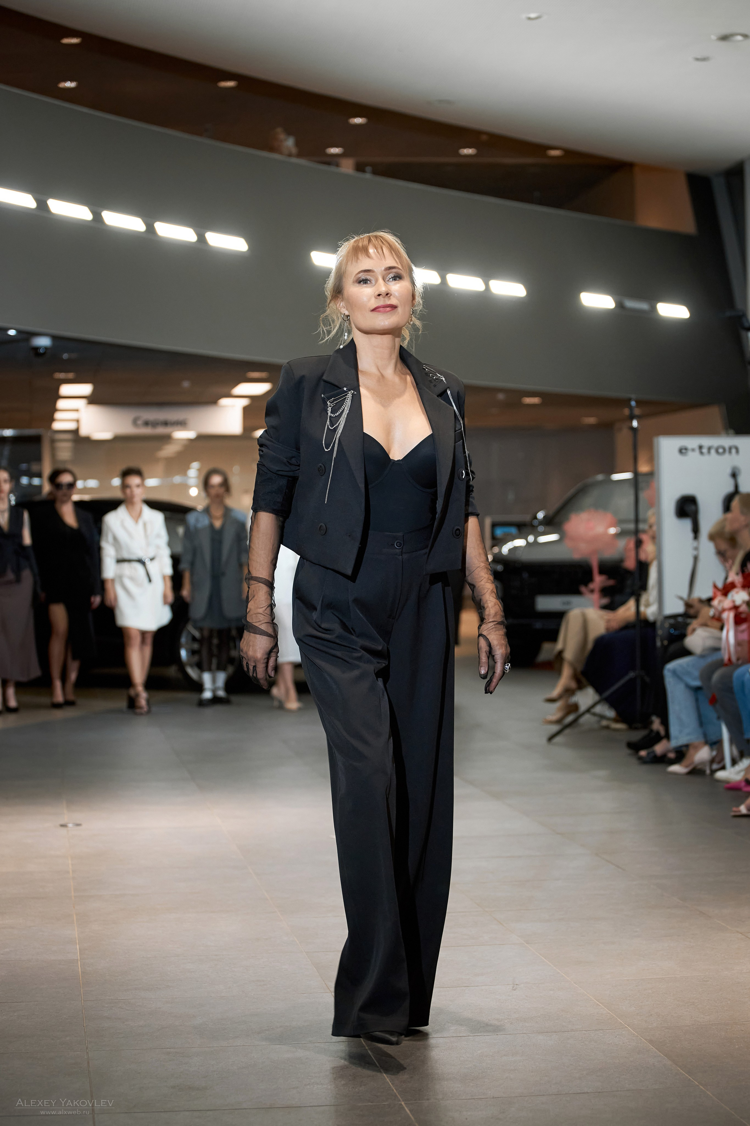 Модный показ PRE-FALL модельной школы Modeling+. Фотограф Алексей Яковлев