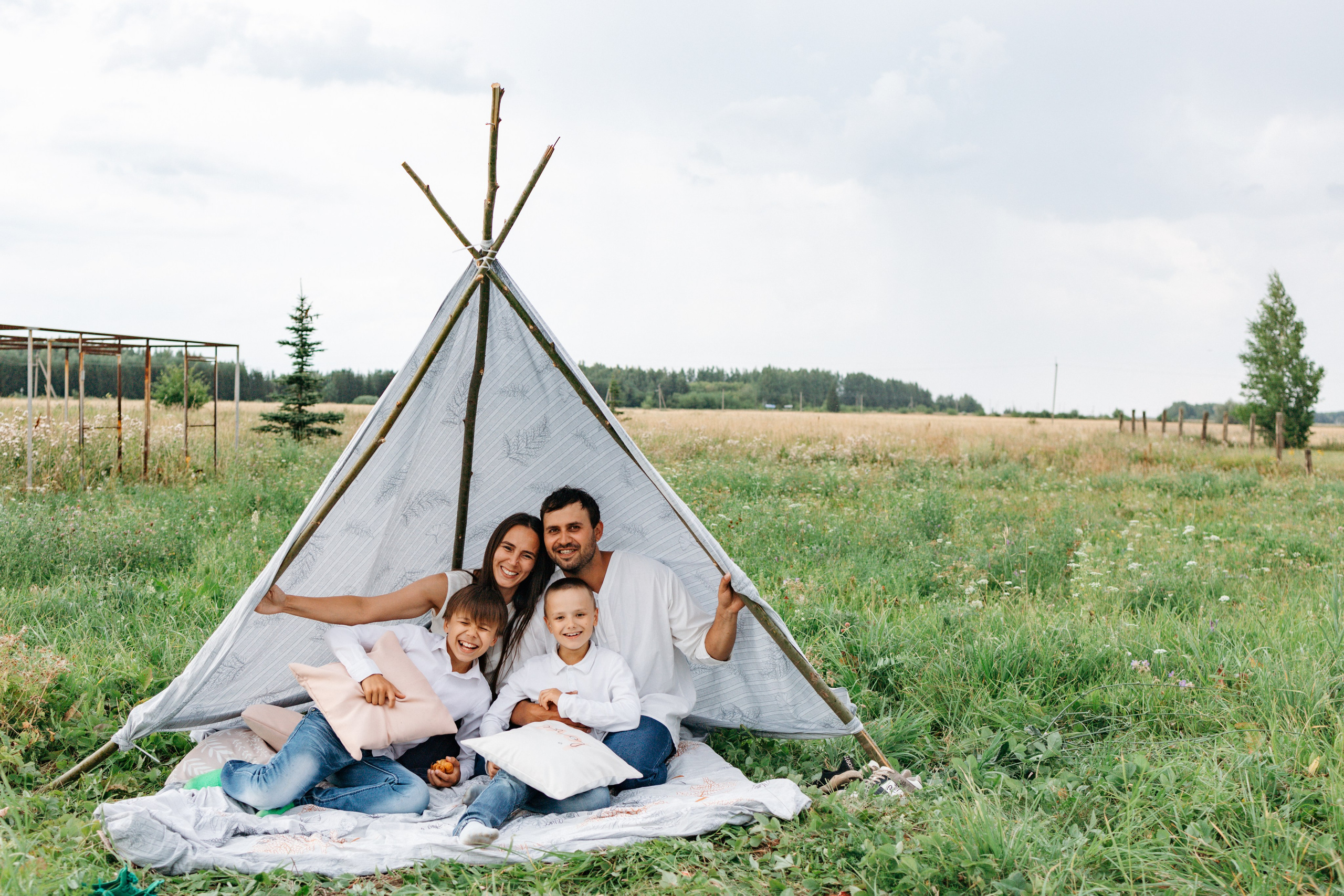 Чаепитие под тучками. Ваш фотограф