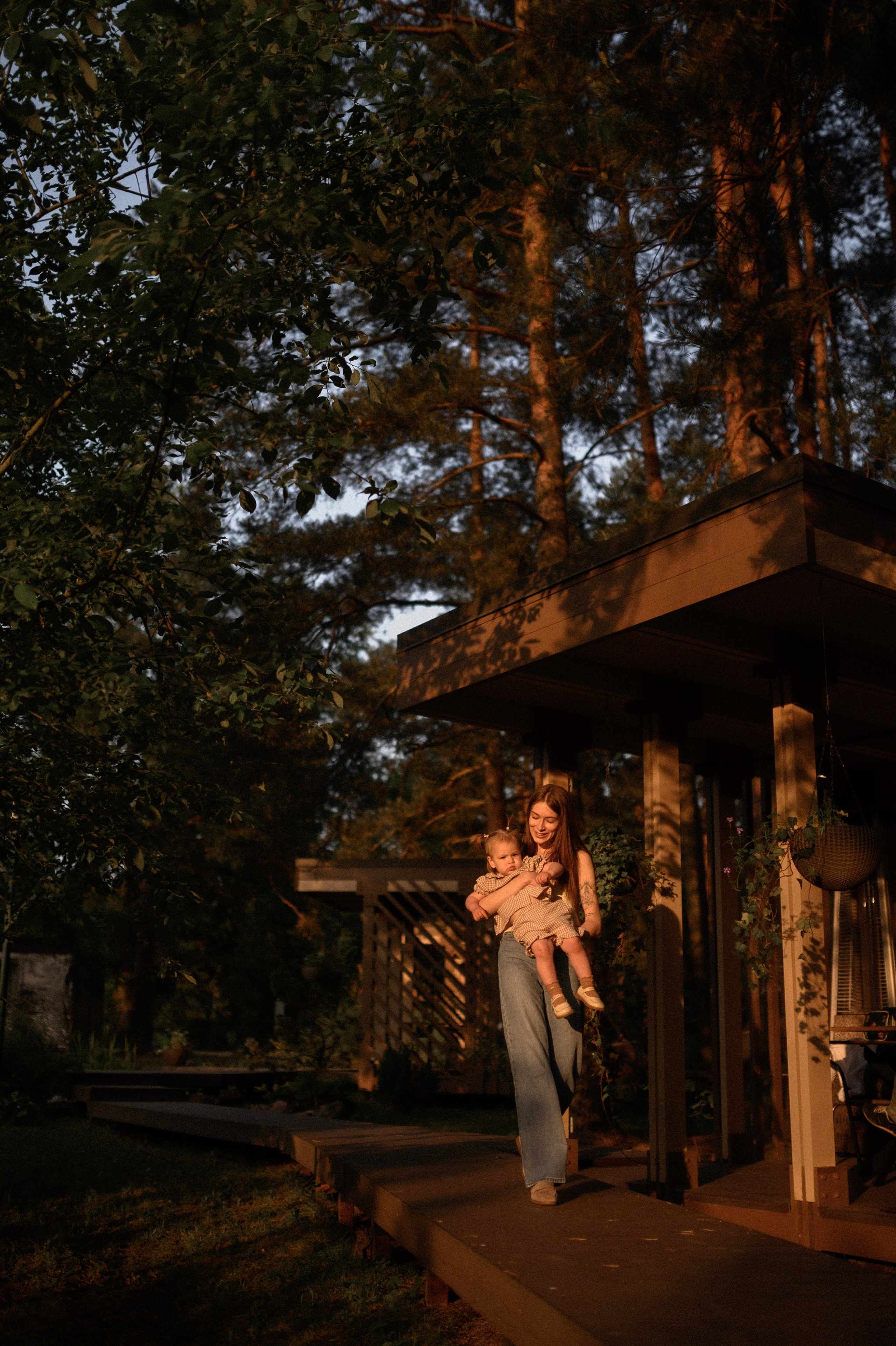 Надя и Алиса в ресторане Кедр. Семейный и свадебный lifestyle-фотограф в Москве Мария Петрова