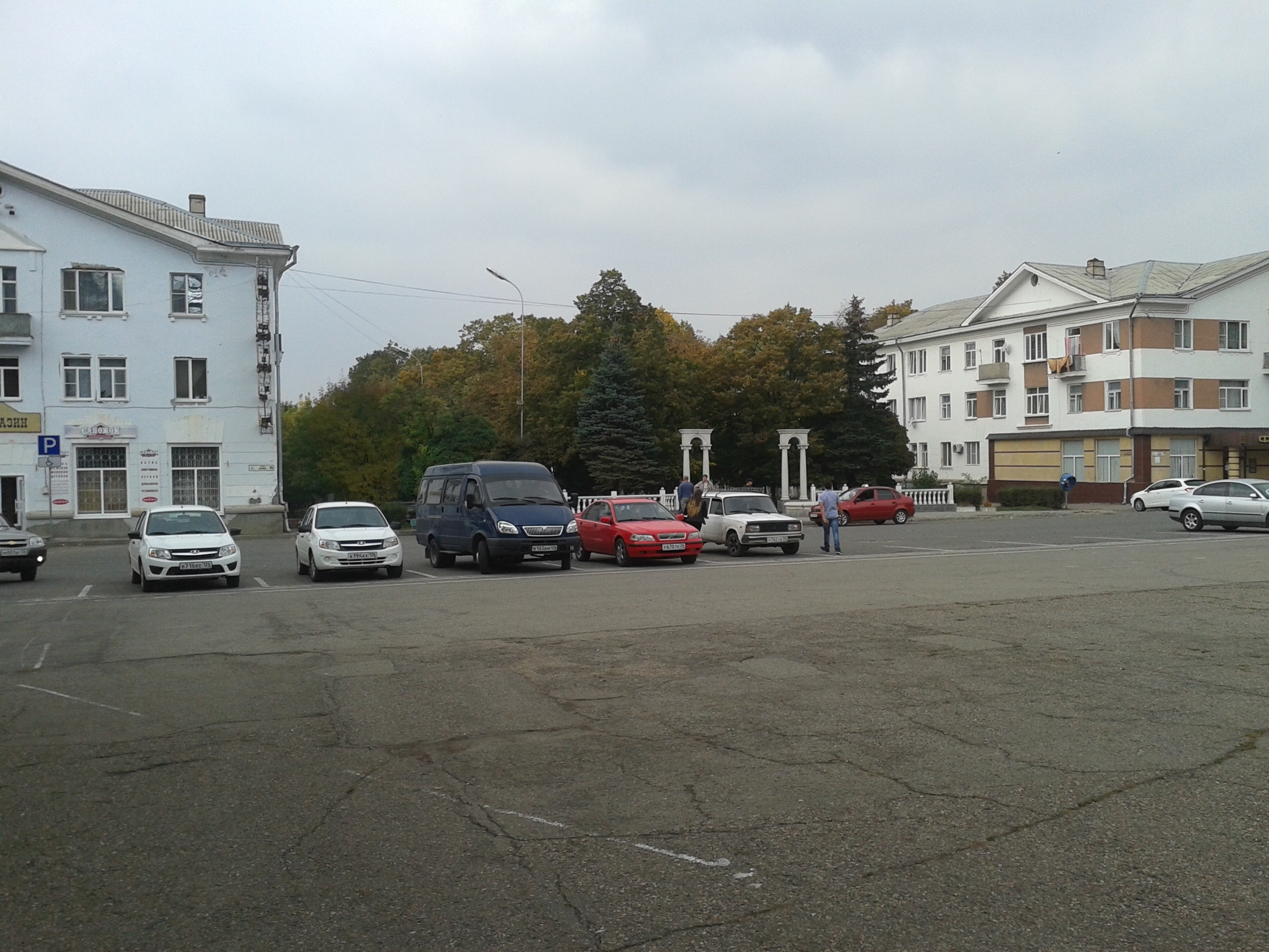 Площадь Ленина. Фотоальбом истории города Лермонтов