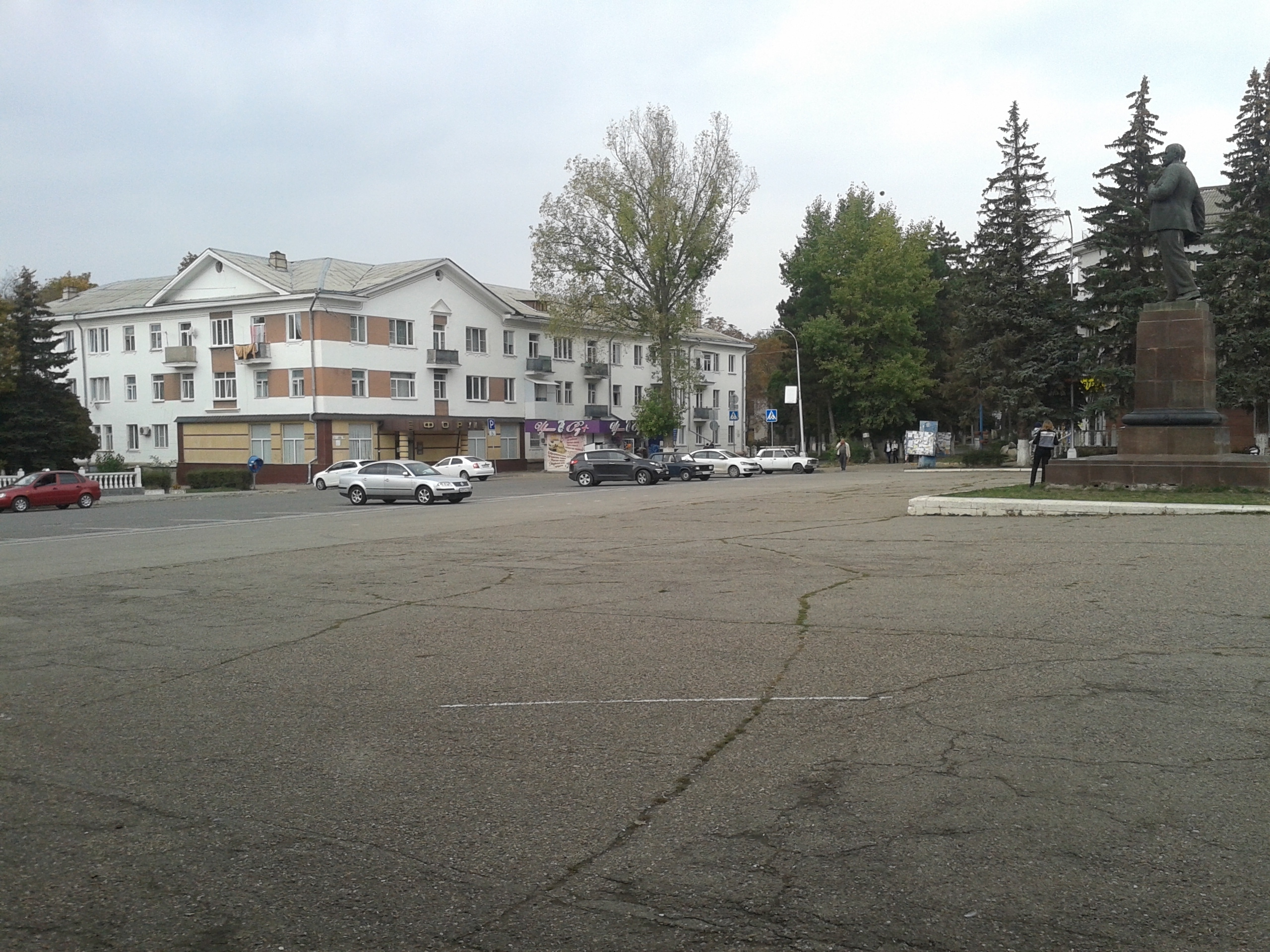 Площадь Ленина. Фотоальбом истории города Лермонтов