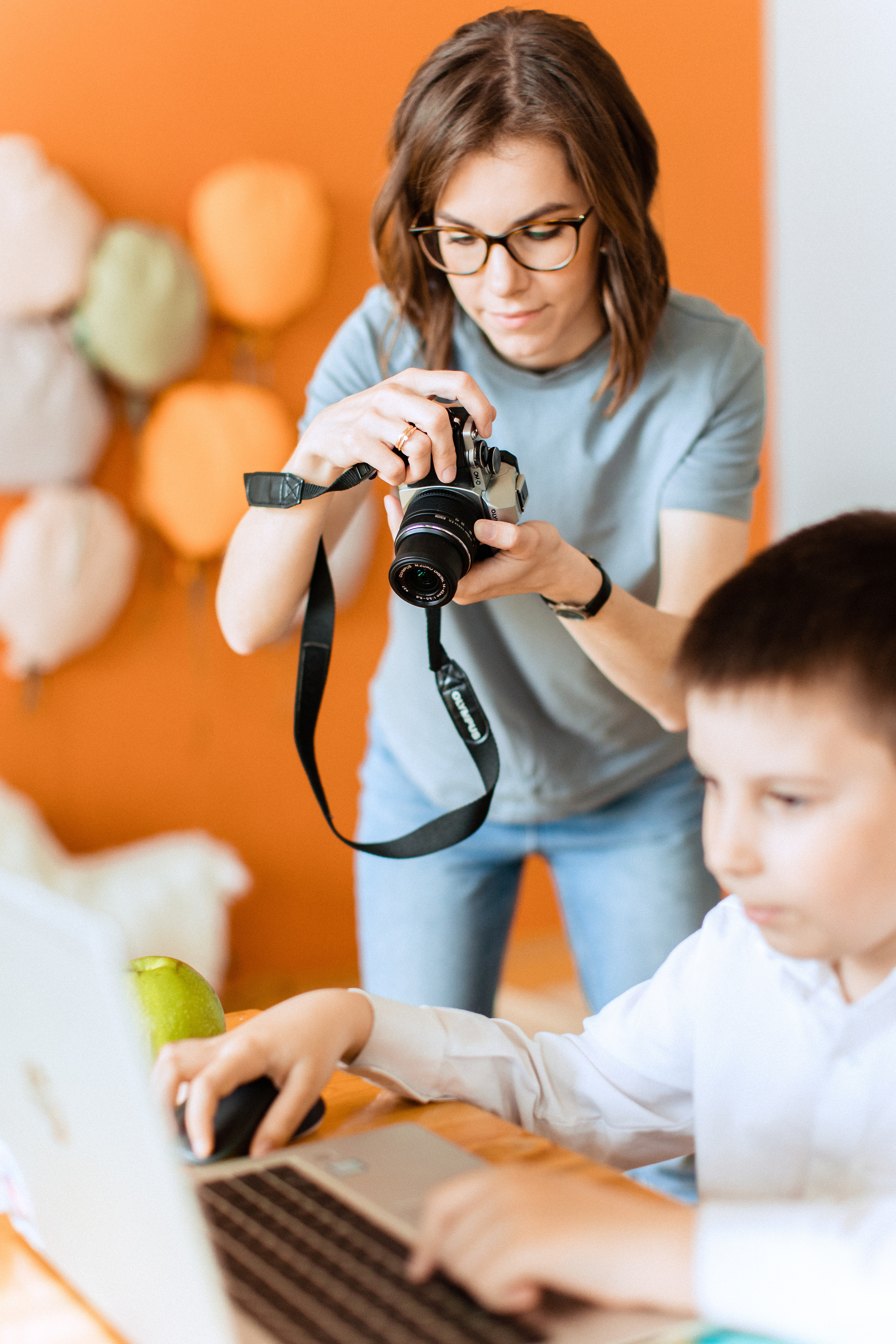 Контент фотосессия в Краснодаре для онлайн школы программирования. Семейный и детский фотограф в Краснодаре Анна Трашкова
