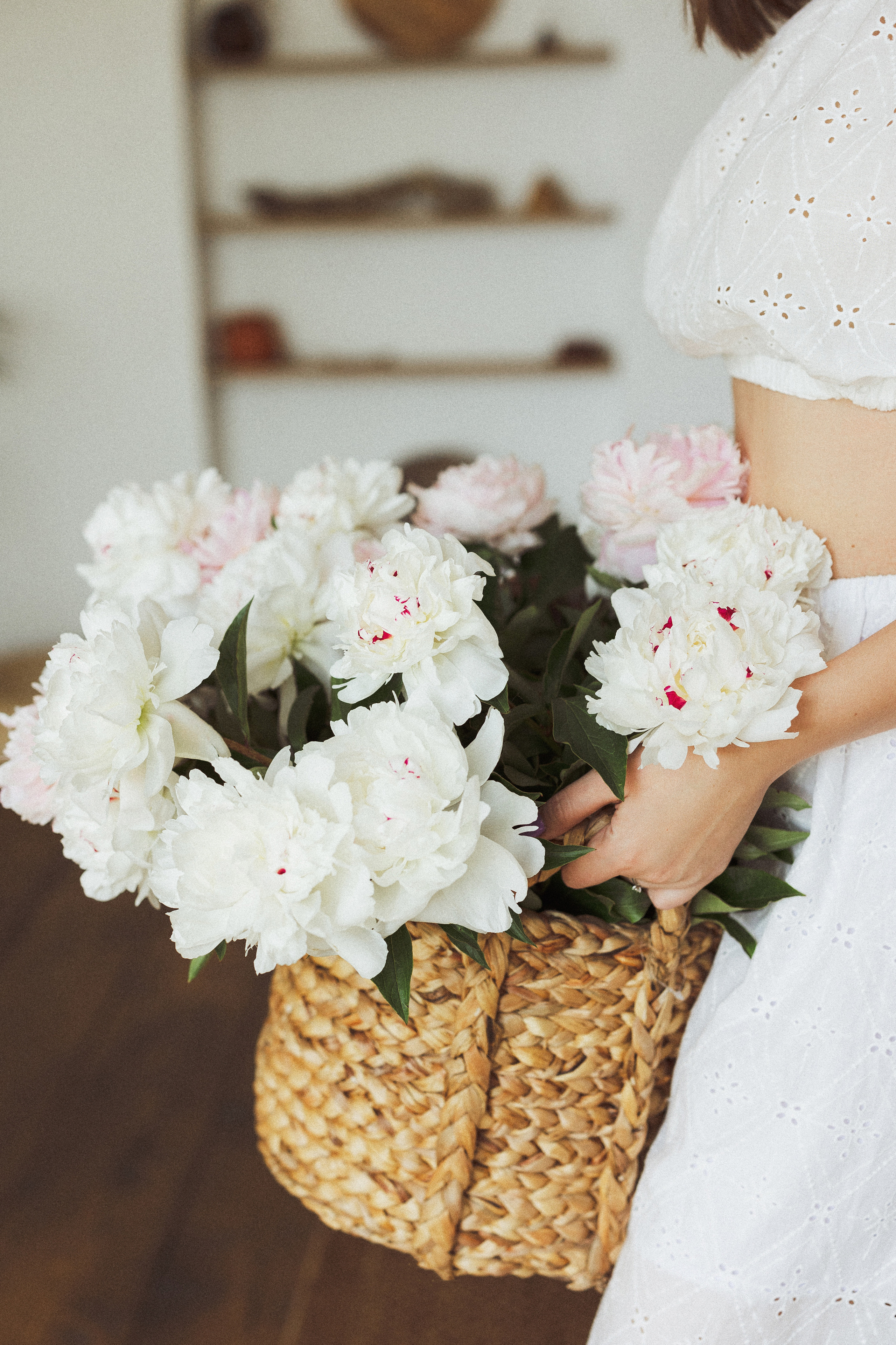 Алина и Дана, Пионы. Семейный и детский фотограф в Краснодаре Анна Трашкова
