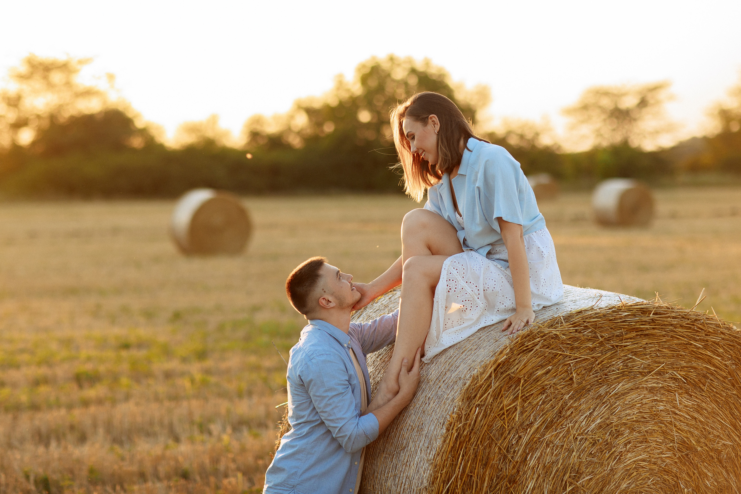 Фотосессия в поле со стогами сена в Краснодаре. Семейный и детский фотограф в Краснодаре Анна Трашкова