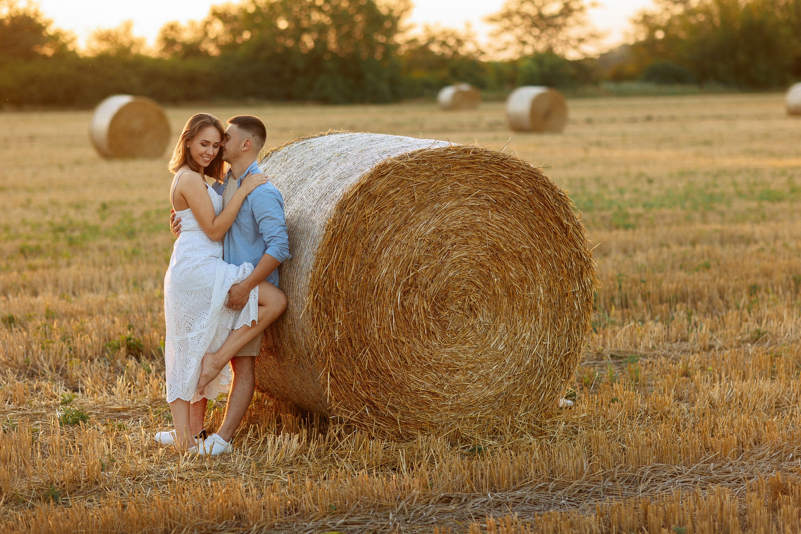 Фотосессия в поле со стогами сена в Краснодаре. Семейный и детский фотограф в Краснодаре Анна Трашкова