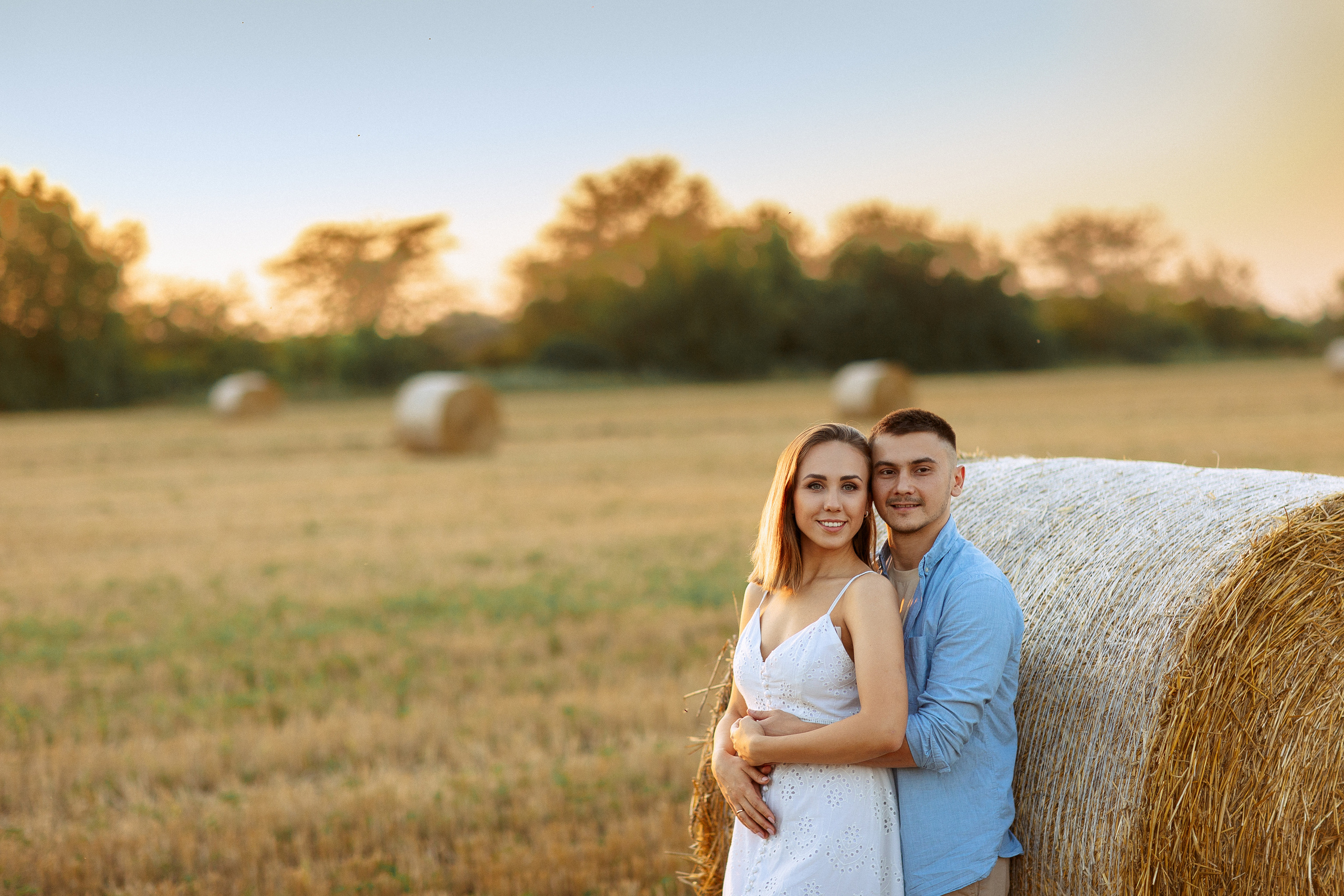 Фотосессия в поле со стогами сена в Краснодаре. Семейный и детский фотограф в Краснодаре Анна Трашкова
