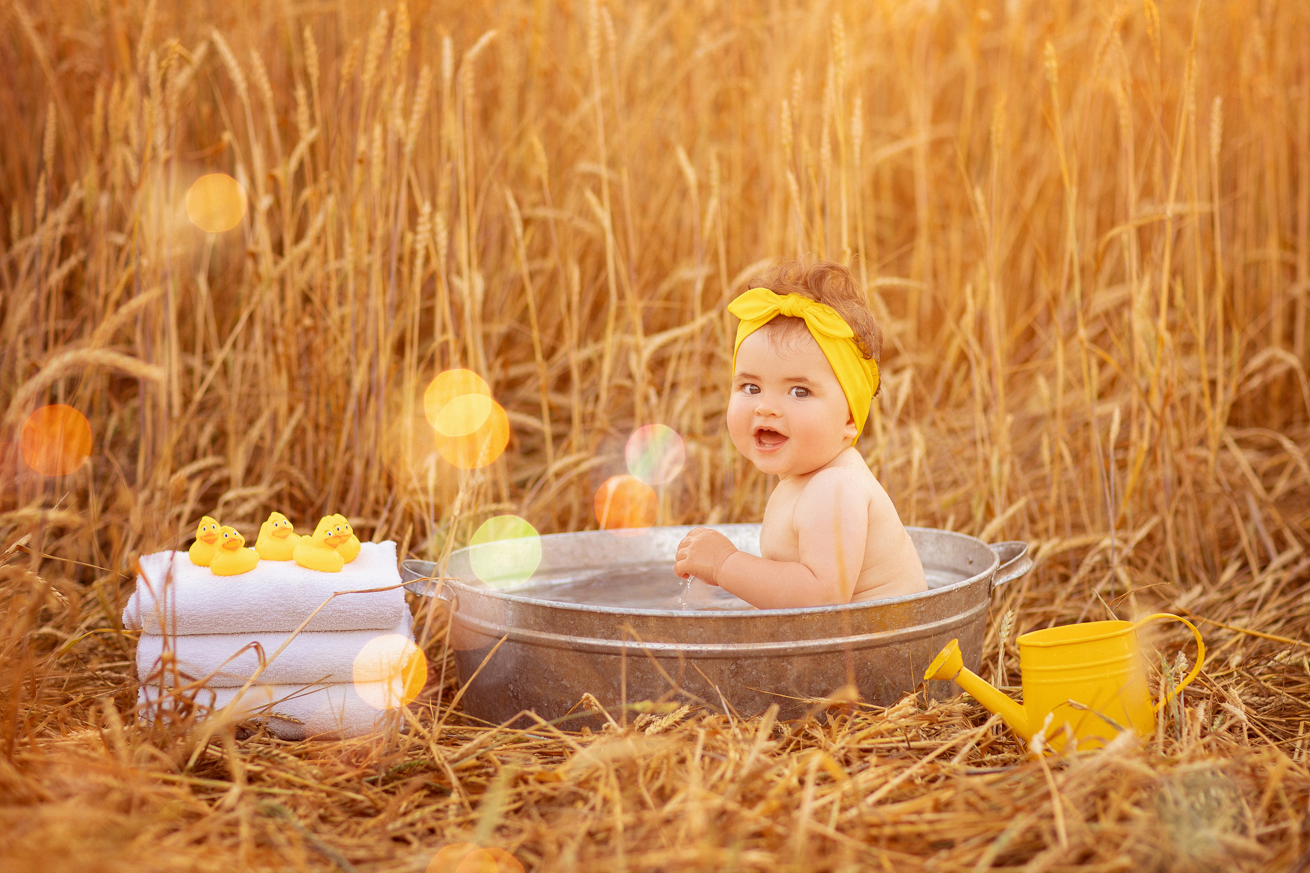 Купание в пшеничном поле. Семейный и детский фотограф в Краснодаре Анна Трашкова