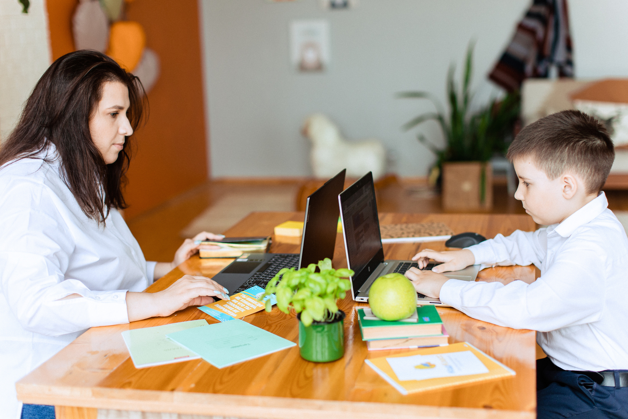 Контент фотосессия в Краснодаре для онлайн школы программирования. Семейный и детский фотограф в Краснодаре Анна Трашкова
