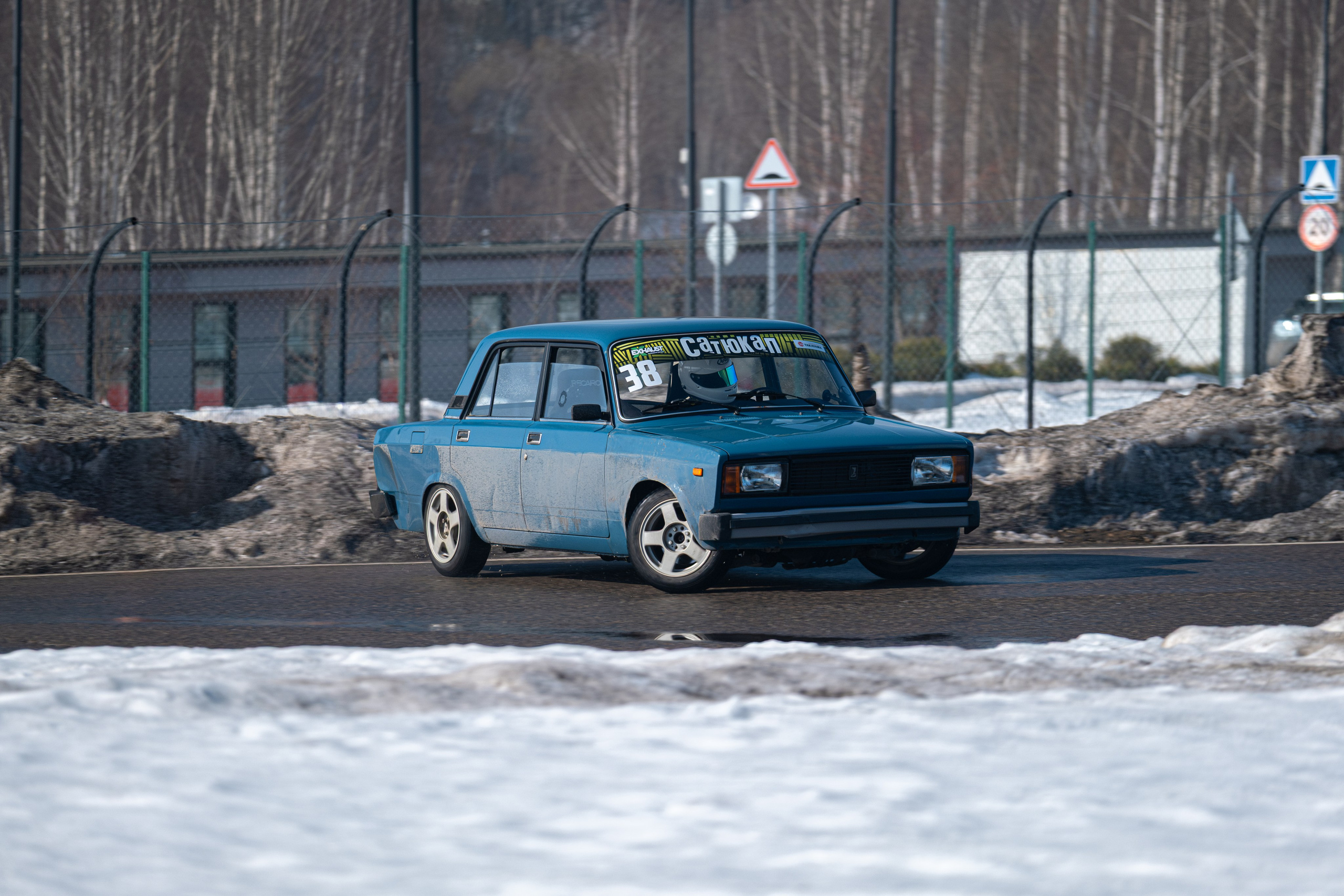 Спортивная автомобильная съемка. Malenkyia