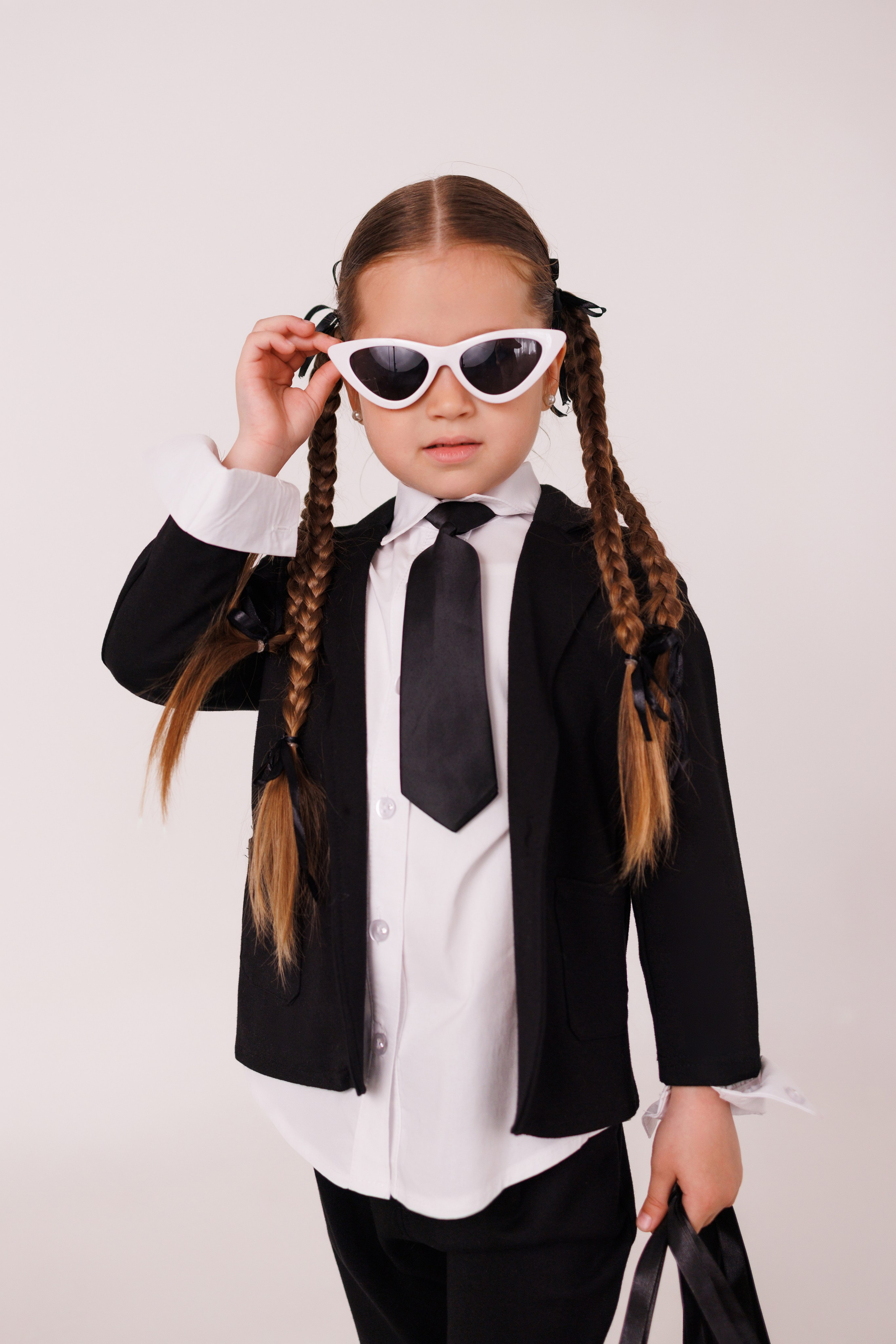 Стильная детская фотосессия с собачками из шариков, для девочек и мальчиков. Семейный и детский фотограф в Краснодаре Анна Трашкова