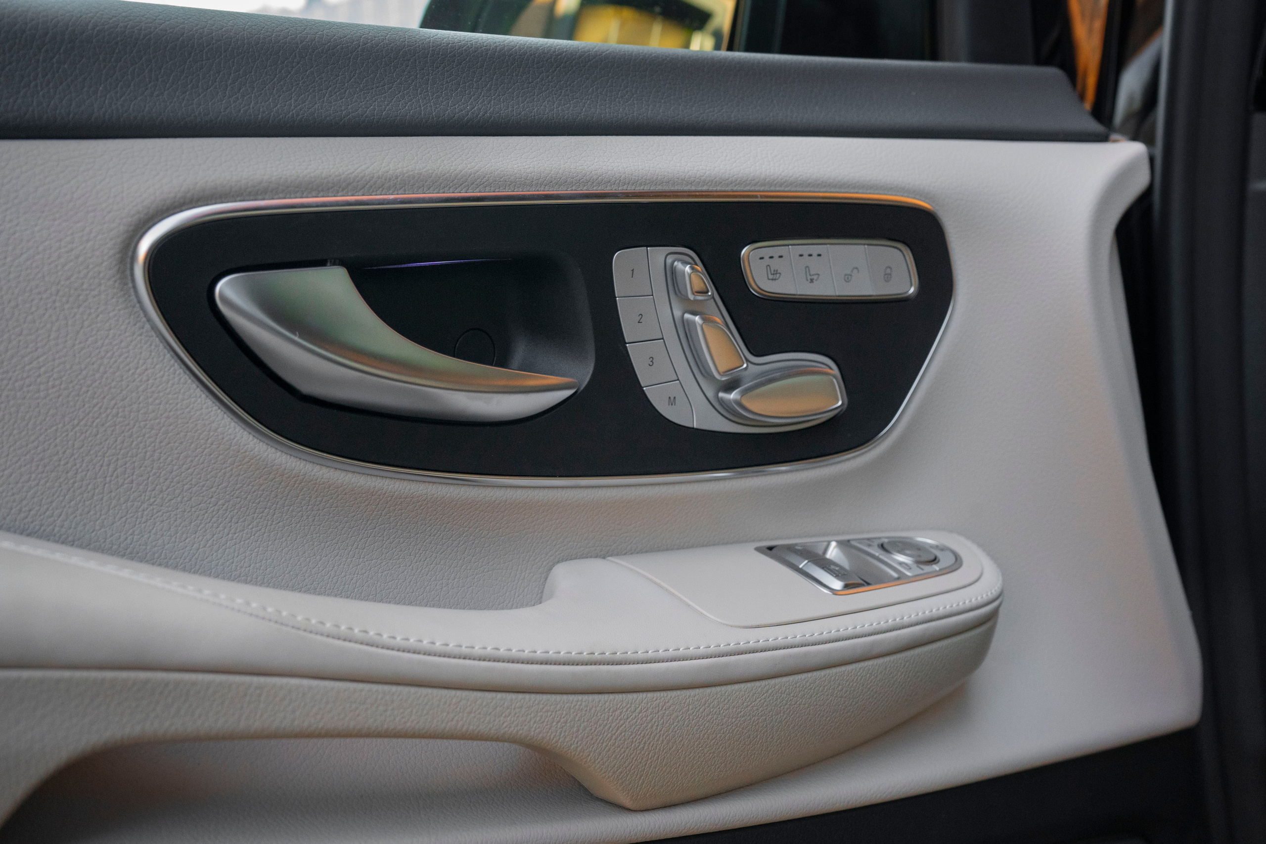 Mercedes-Benz V-class