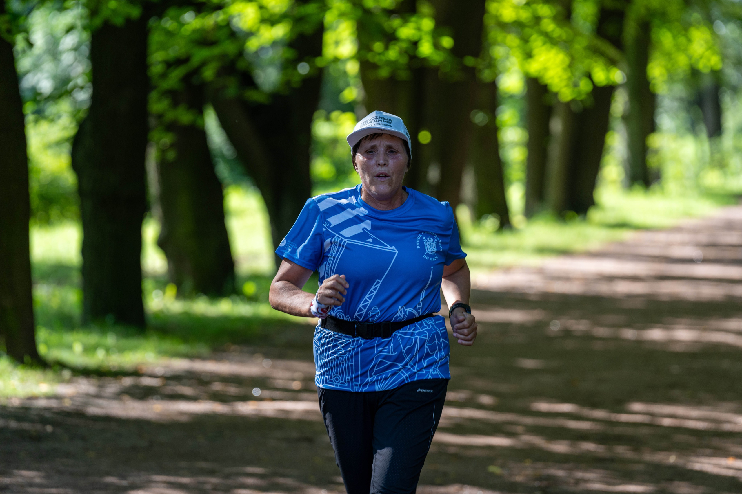 Спортивный фотограф Санкт-Петербург запечатлел бегунью пробега "5 вёрст"