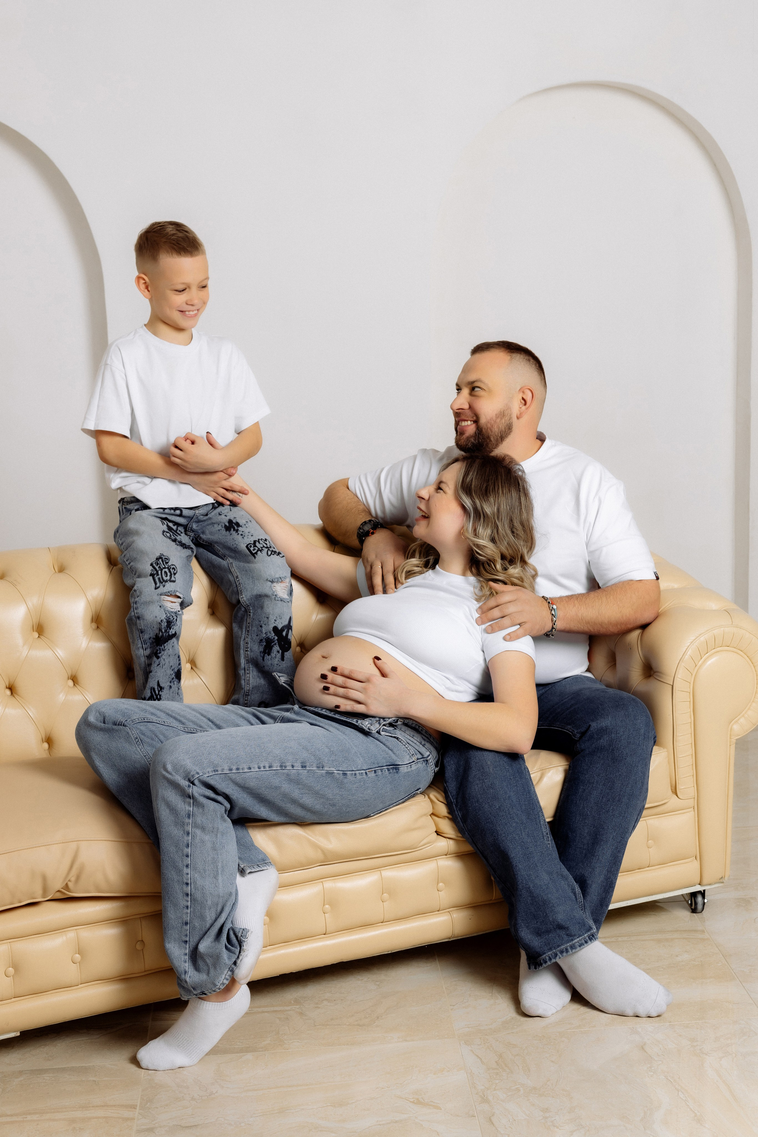 Фотосессия беременности в студии. Зотова Алена — семейный и женский фотограф в Зеленограде