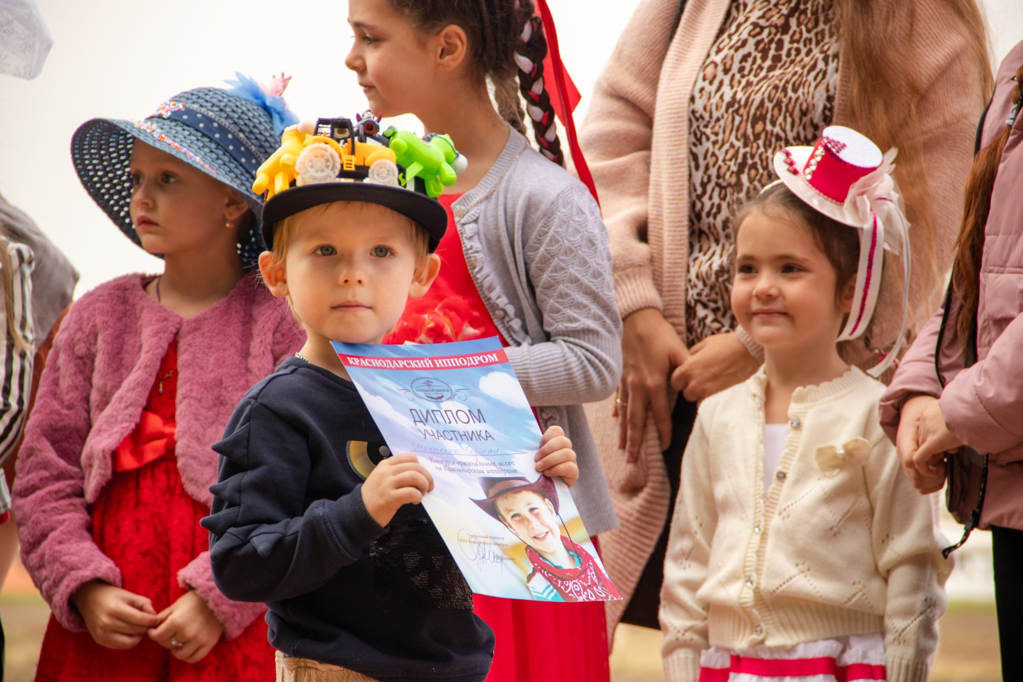 Закрытие скакового сезона на Краснодарском ипподроме. Репортажный, промышленный и маркетплейс-фотограф Дмитрий Чернат