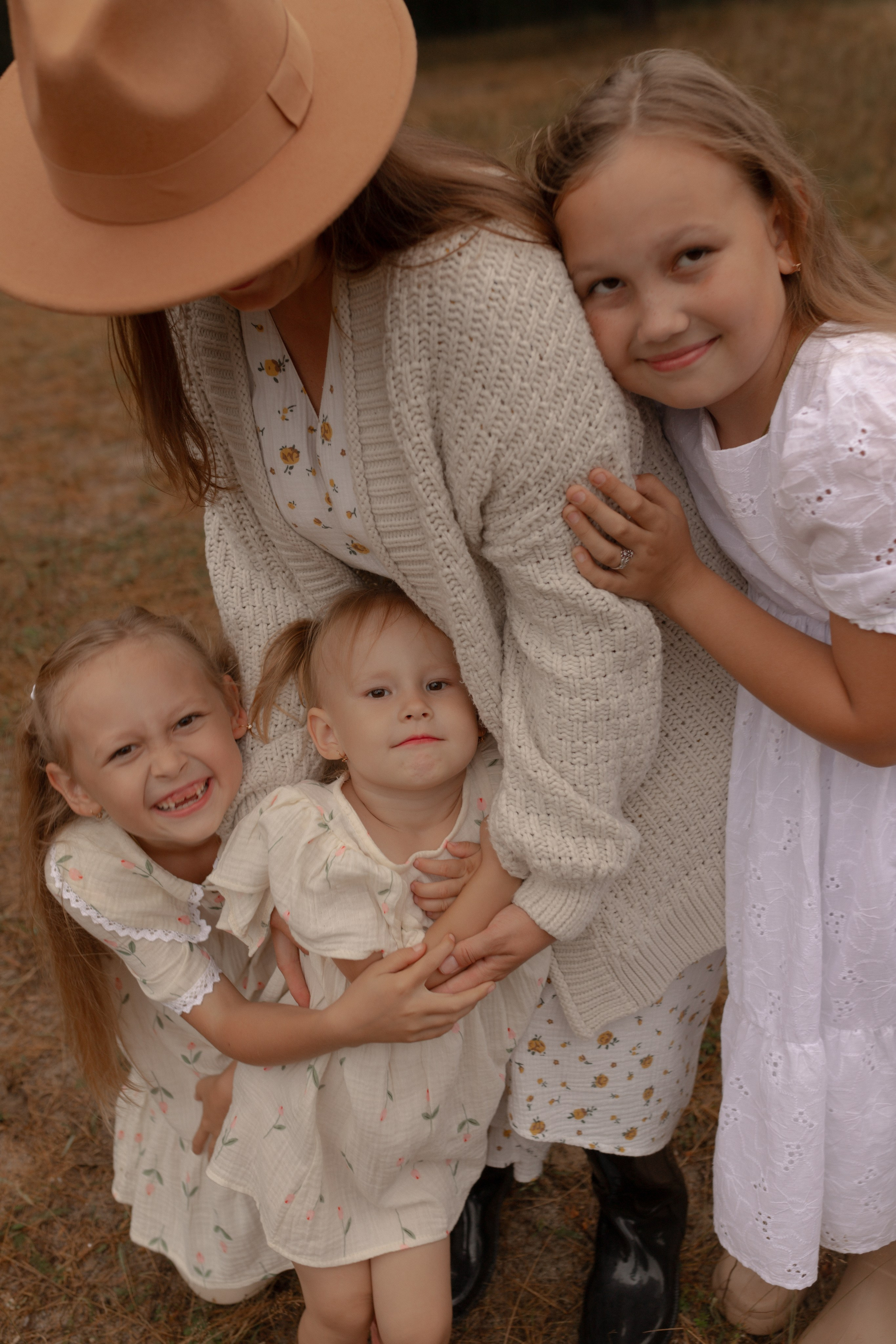 Мама Алина, Маша, Дина и Анечка. Фотограф Татьяна Семенова