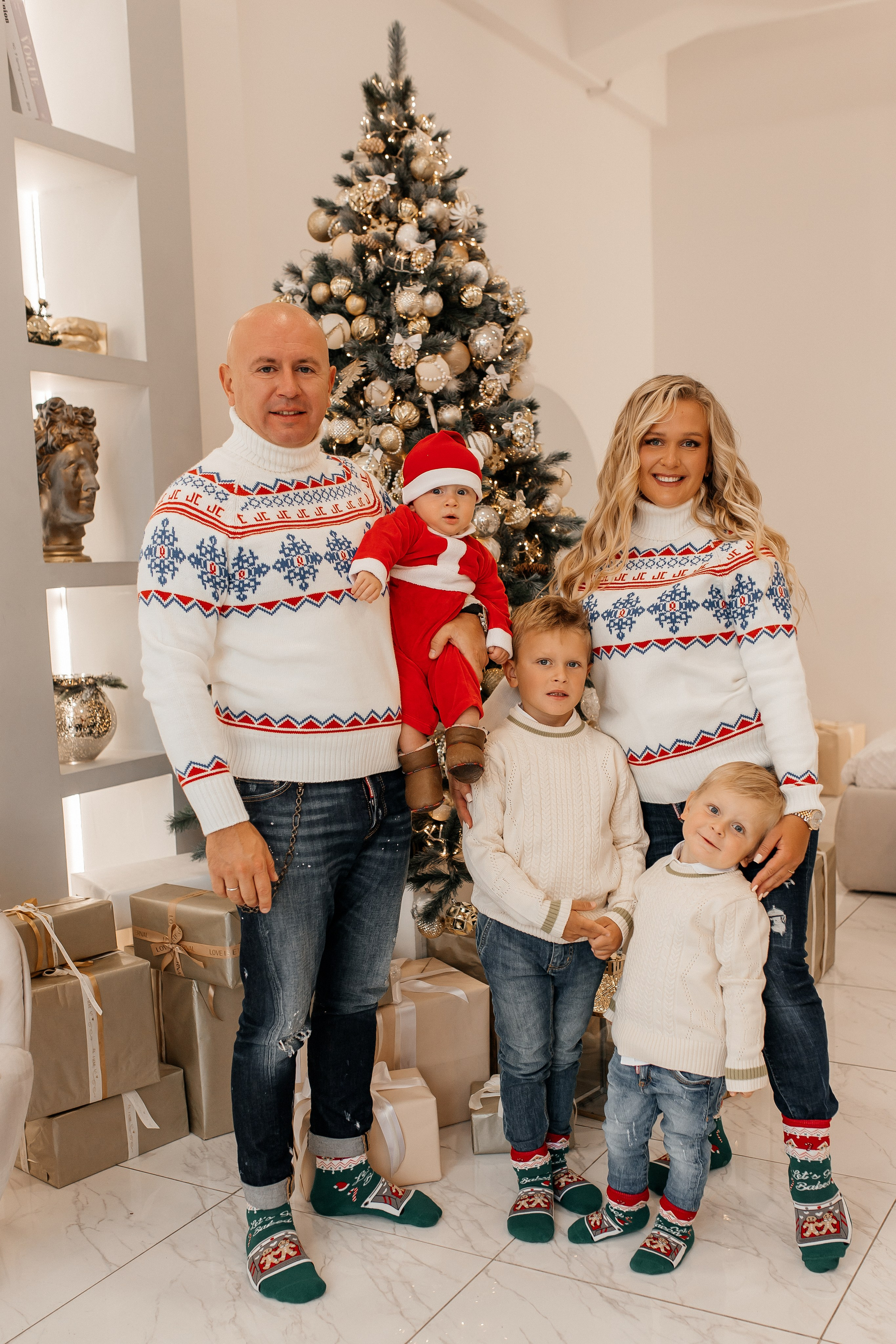 Алиша семейная новогодняя. Семейный фотограф в Санкт-Петербурге Ирина Иванова