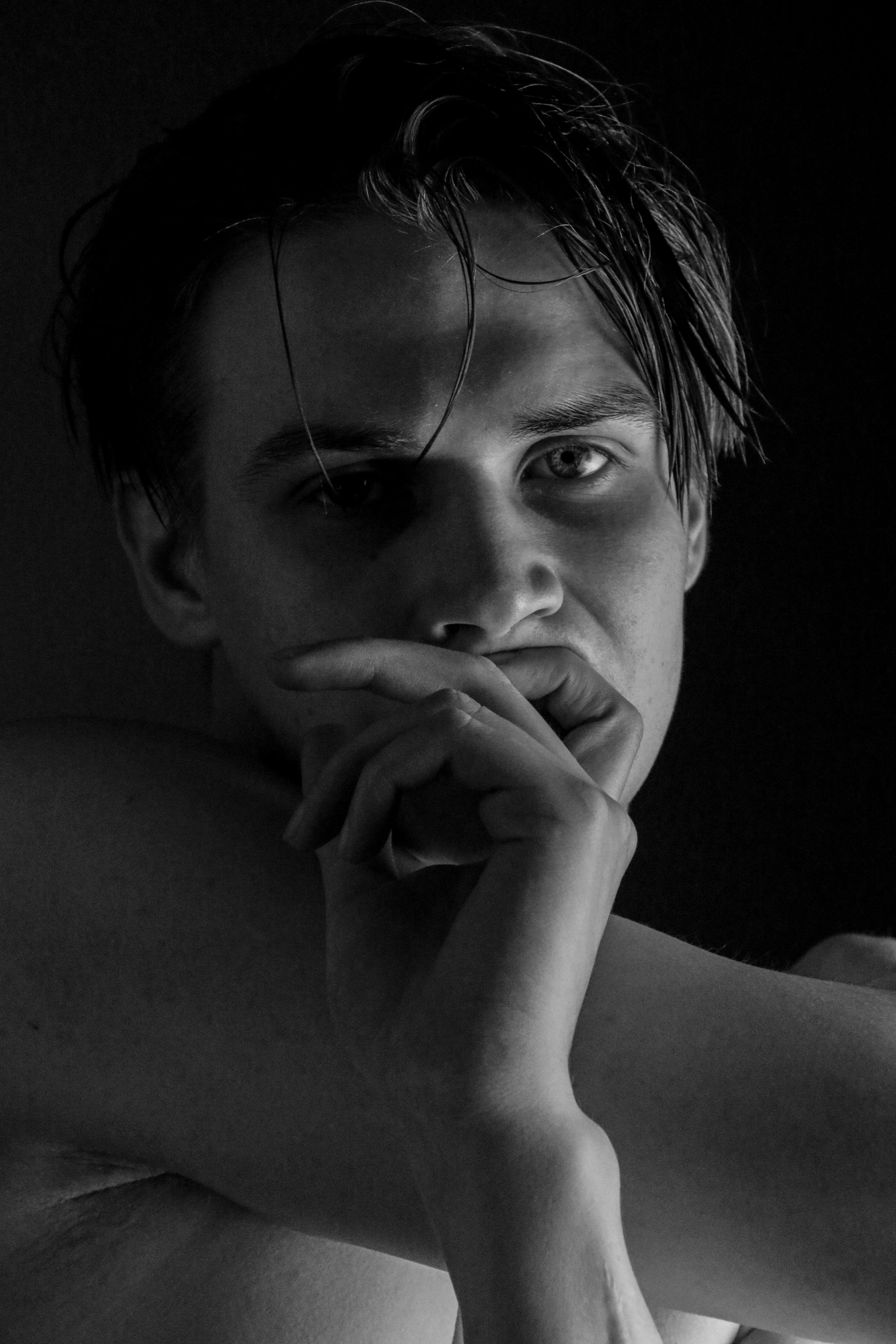 DISTRACTIONS. Любовь Моргасова [LU SPRING]: Фотограф и куратор