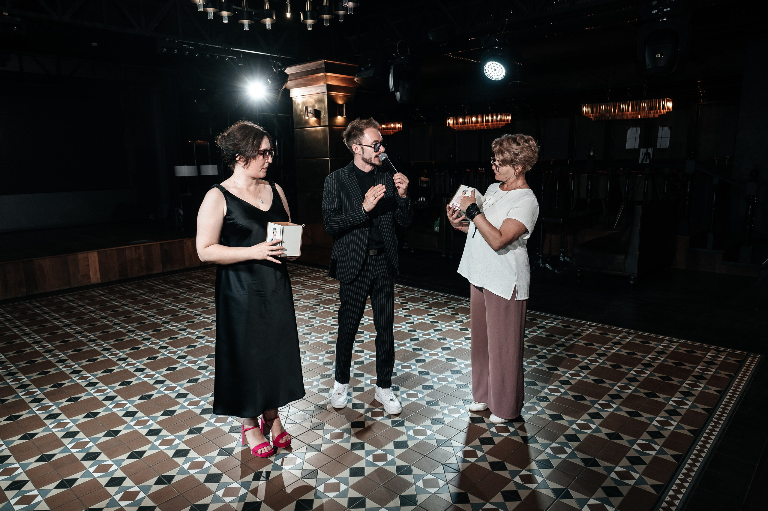 Даниил и Валерия. Черная утка. Полный день. Фотограф Екатерина Бочарникова