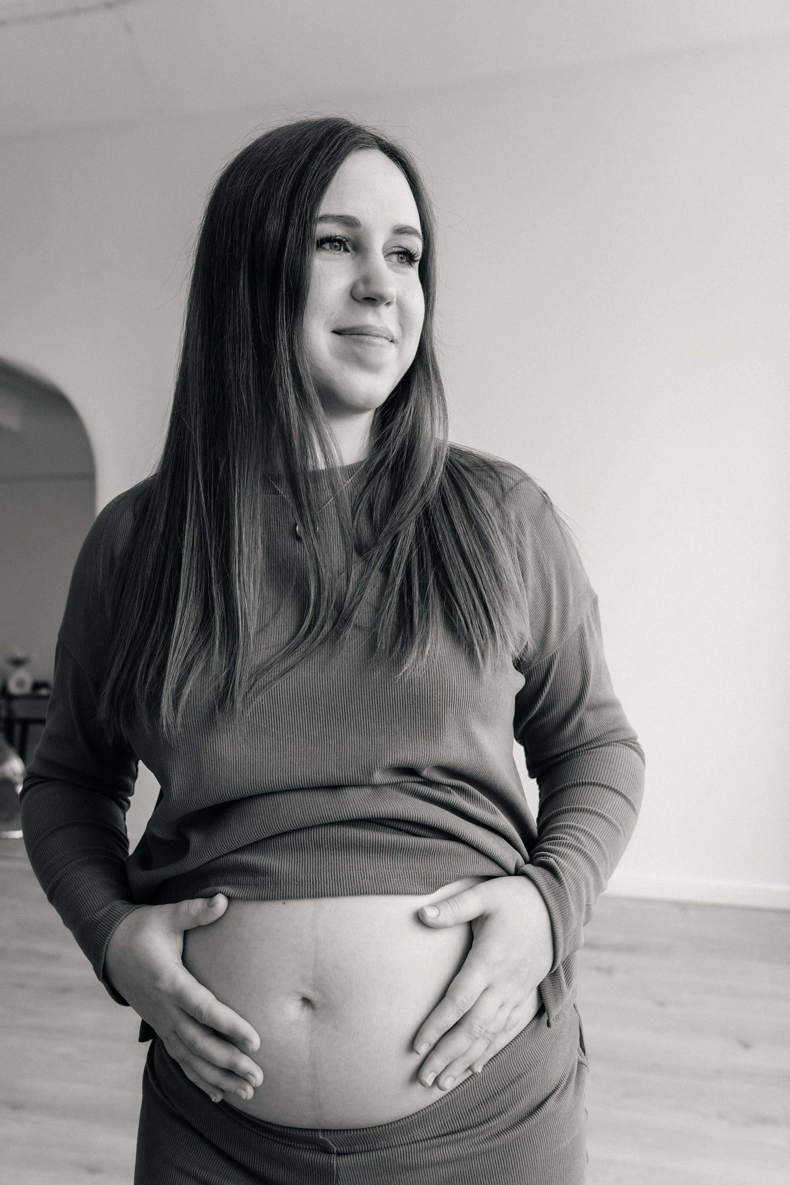 Нежность ожидания: фотосессия беременной девушки. Ваш семейный фотограф в Минске — Вика Трегубова