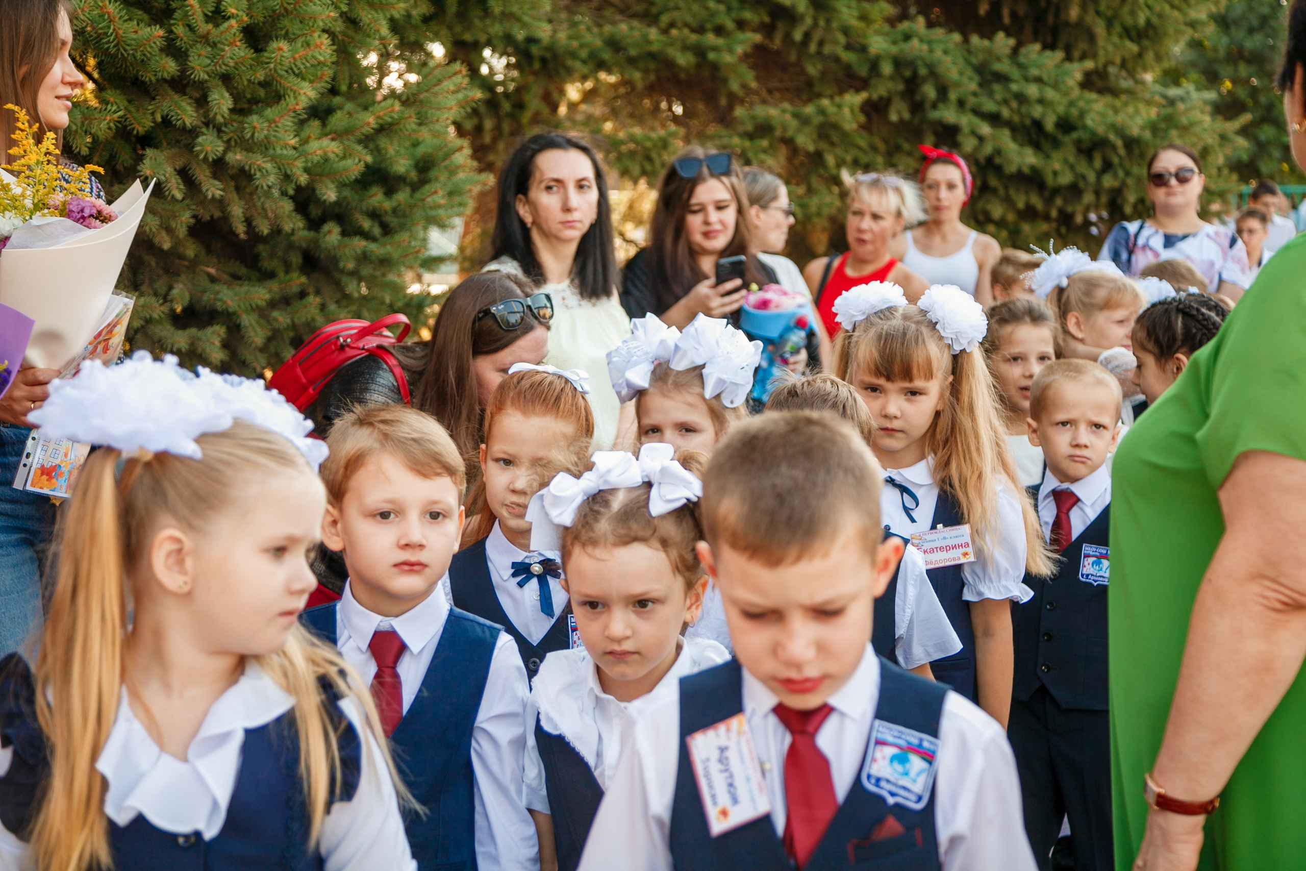 1 сентября линейка. Свадебный и семейный фотограф в Армавире