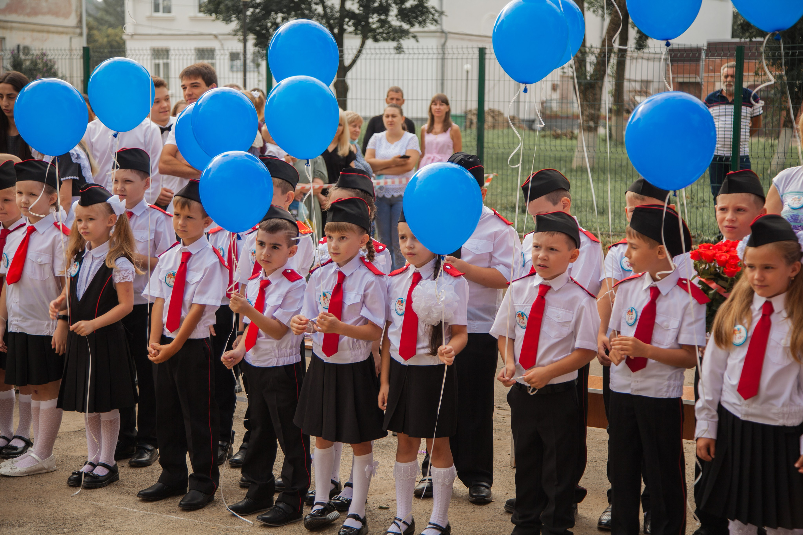 Линейка 1 сентября. Свадебный и семейный фотограф в Армавире