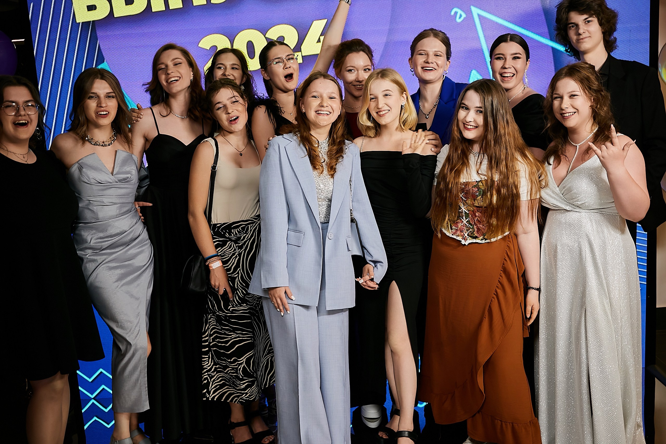 Выпускной 2024 концертный зал Академия ВТБ. Фотограф и Видеограф в Москве. Олег Корушев