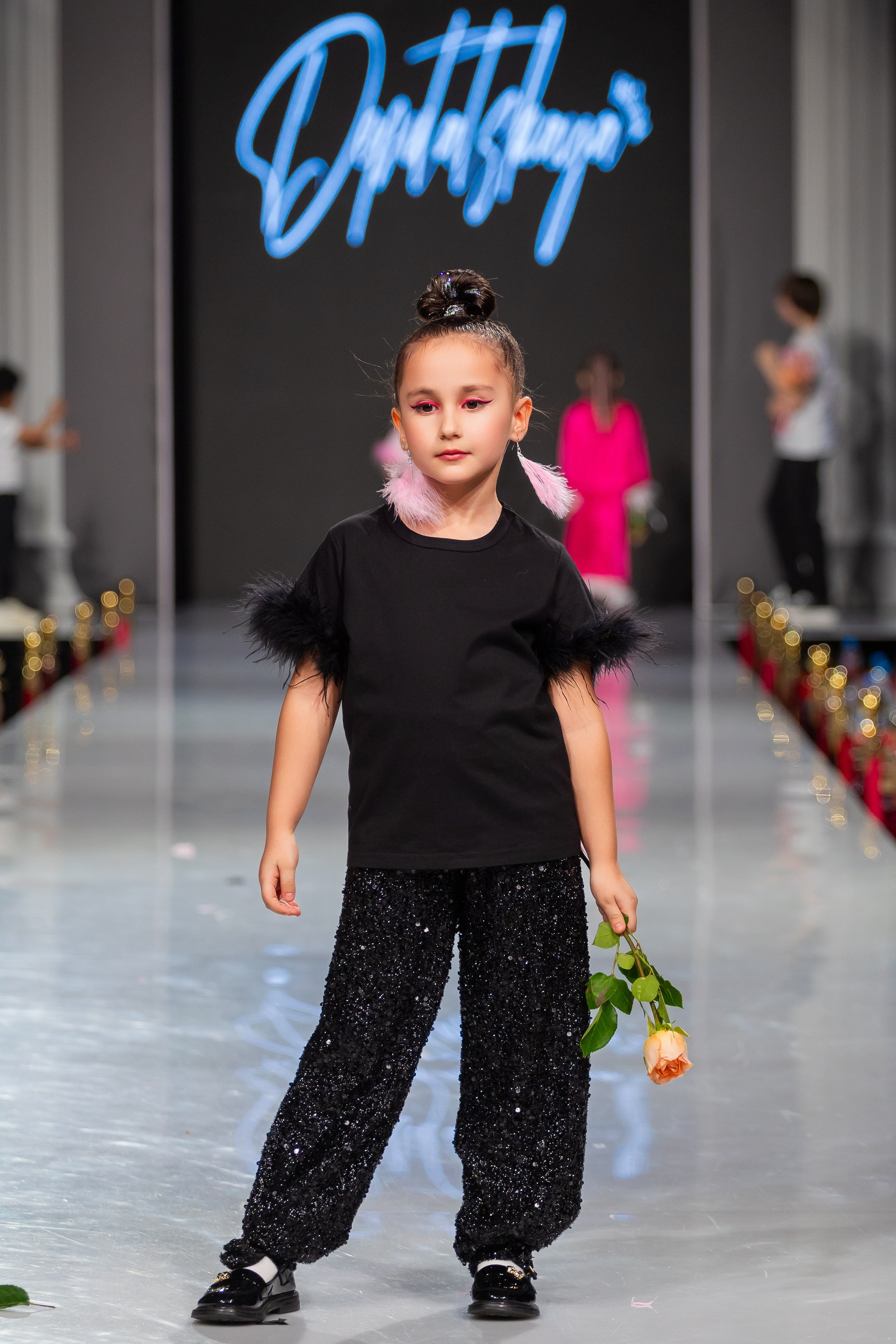 Estet Fashion Week. Photomantis