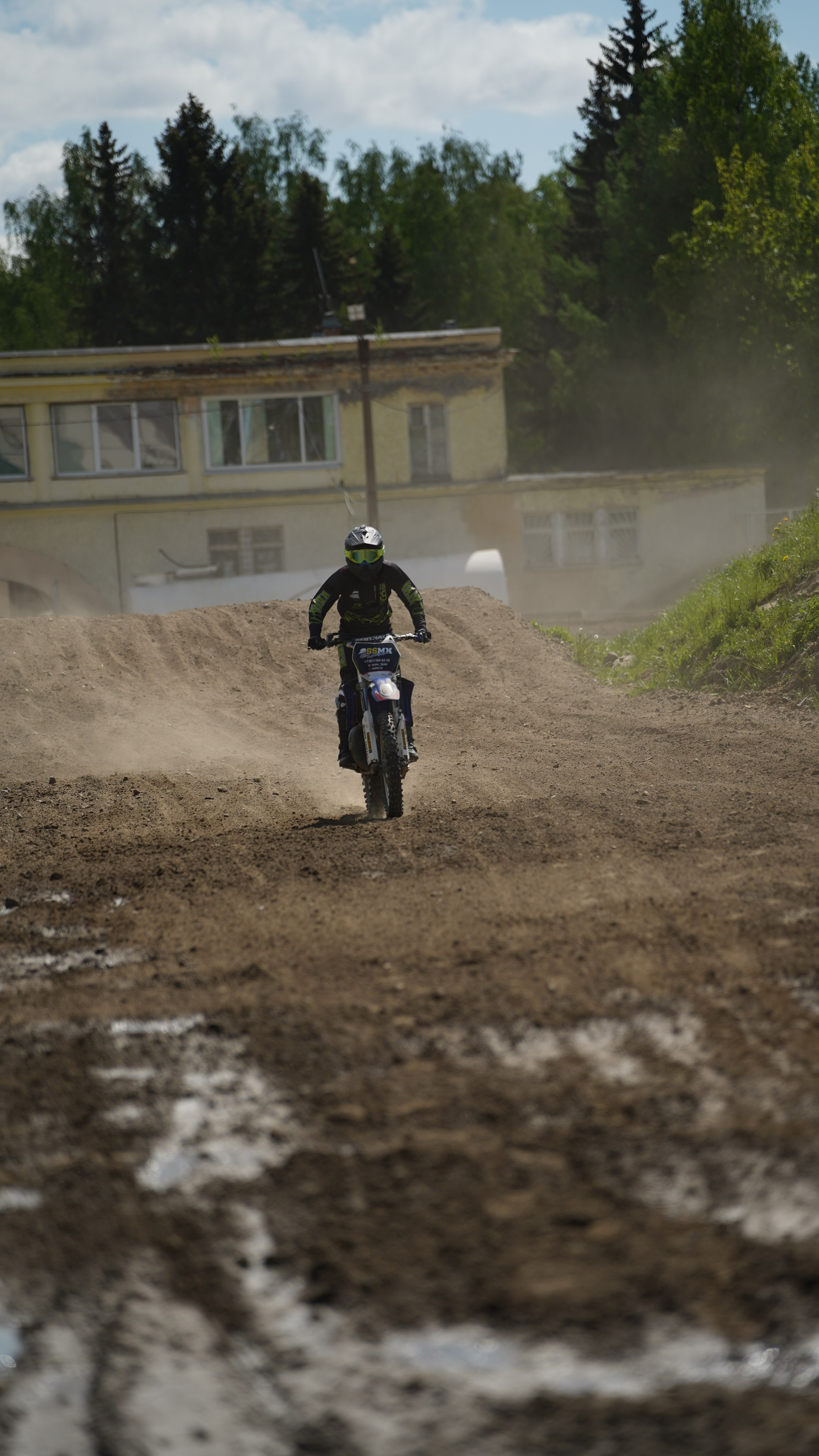 Катя Ли. Графический дизайнер Илья Левченко