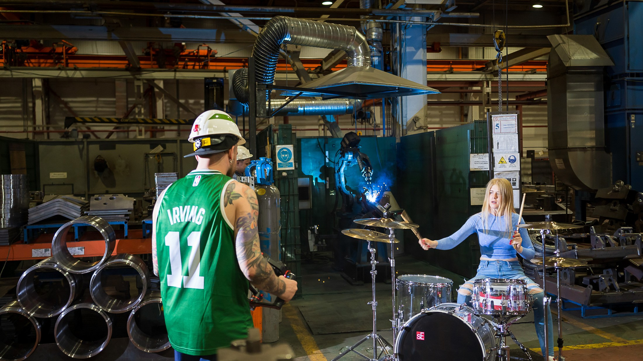 Кировский завод. Графический дизайнер Илья Левченко