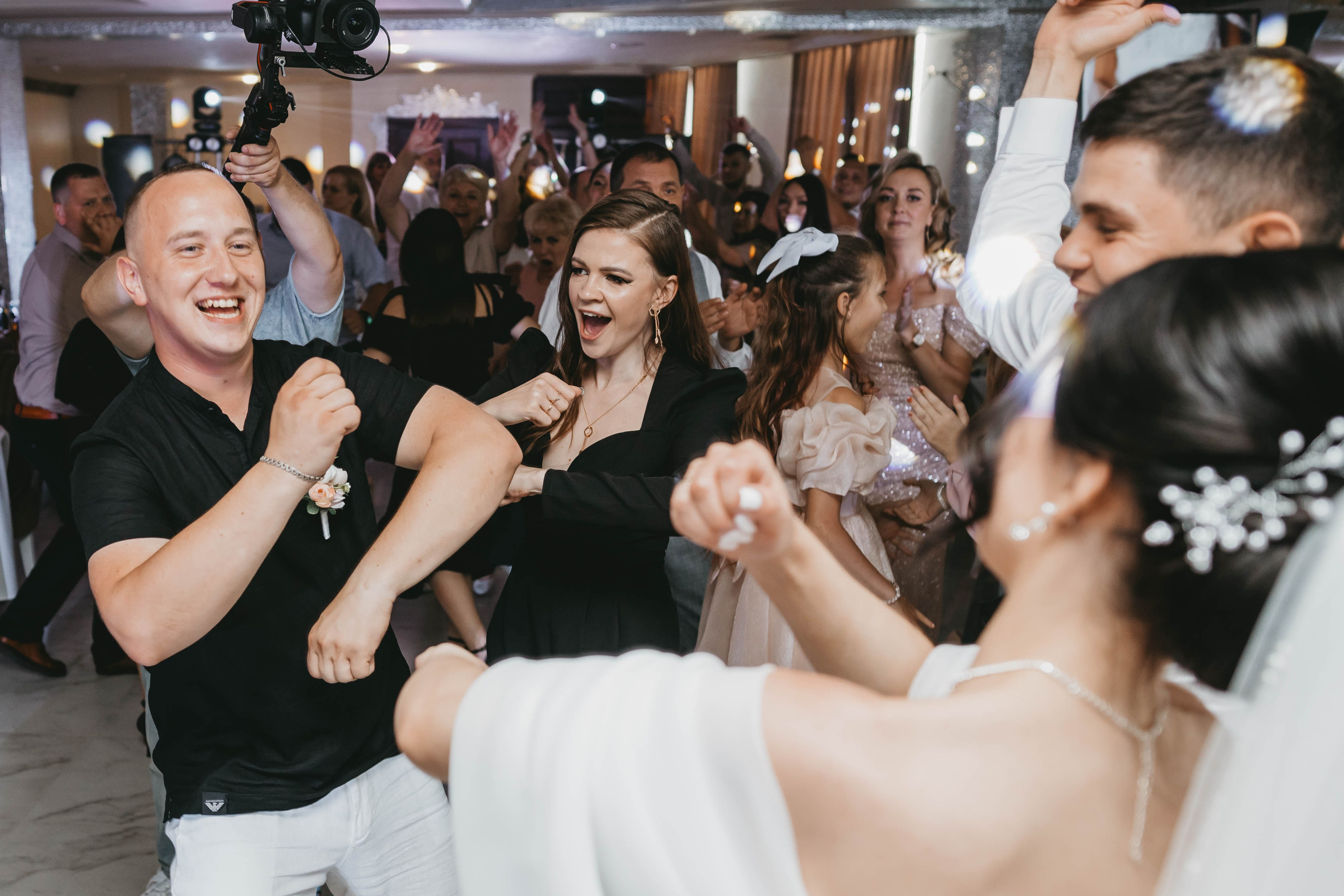 Свадебная прогулка. Свадебный и семейный фотограф Луганск, Ростов, Краснодар Роман Мацнев