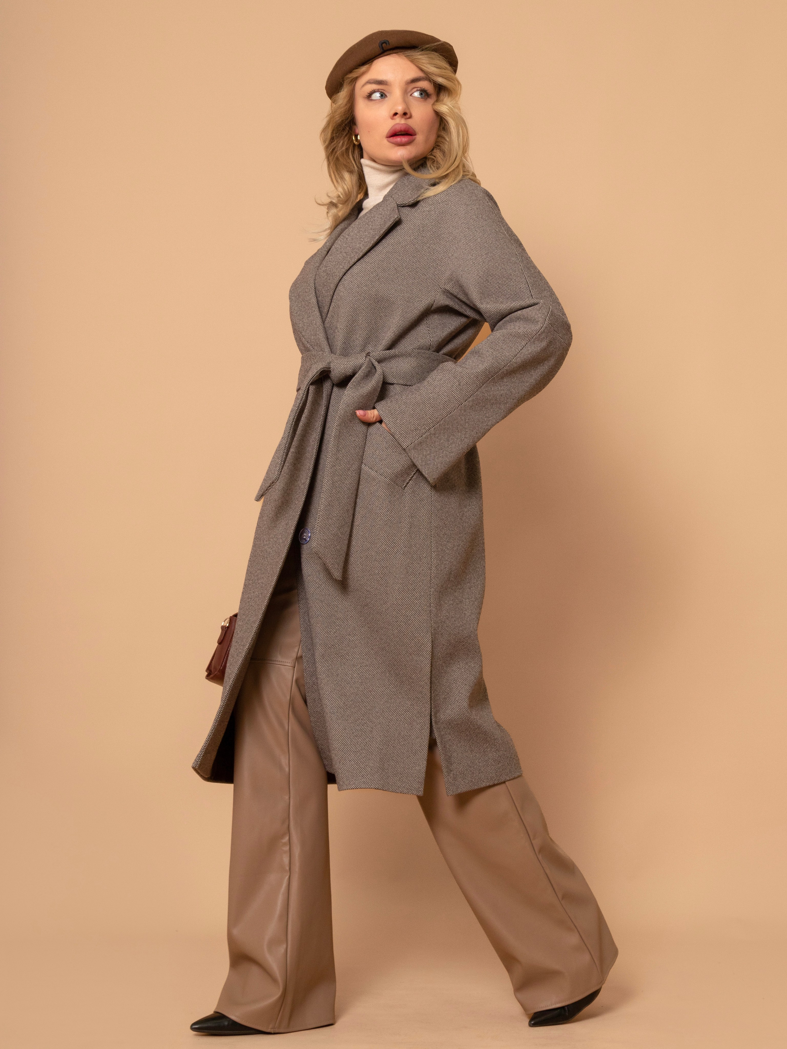 Пальто Х-сайз размер. Фотостудия для Wildberries Ozon