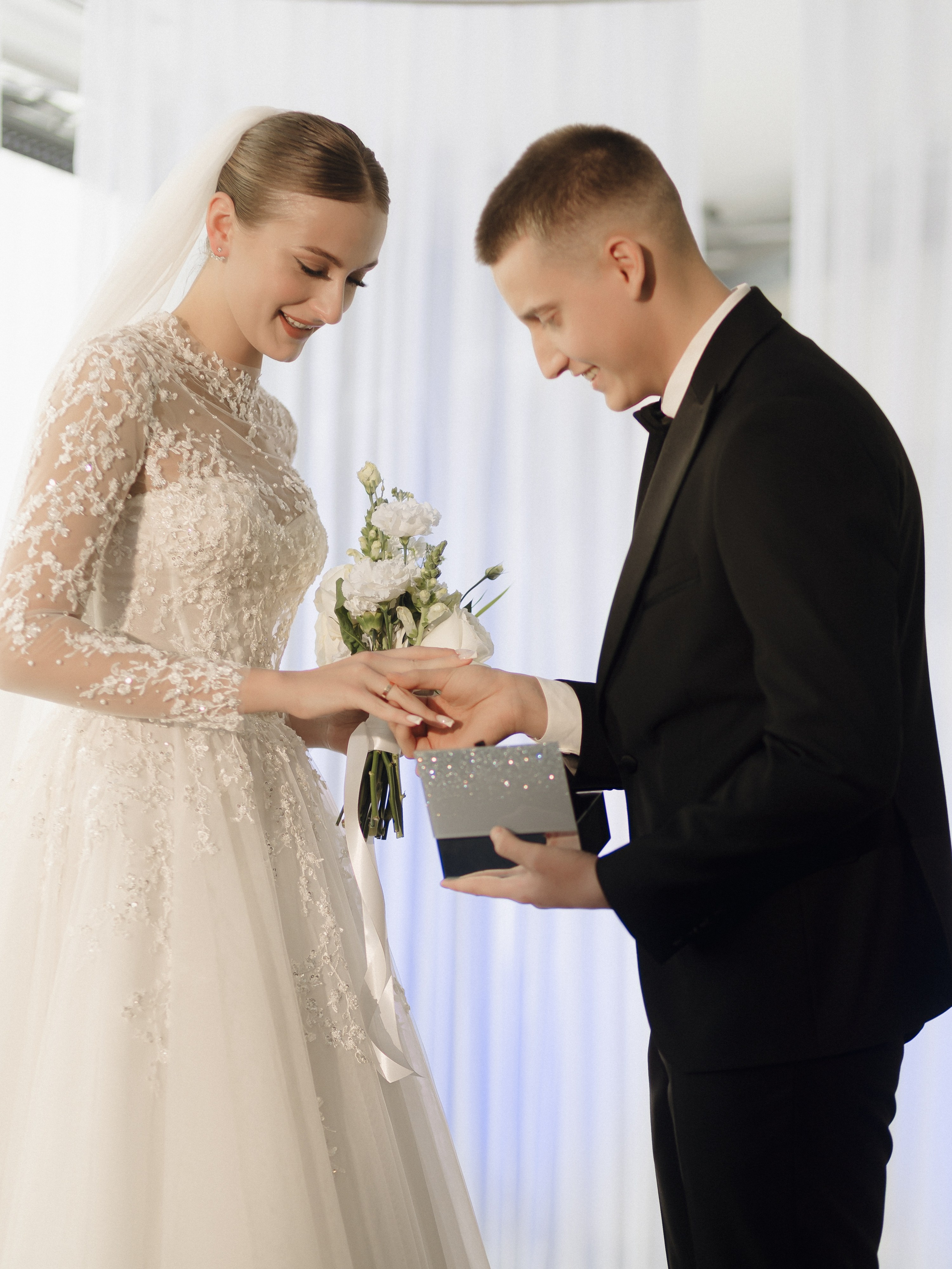 АРИНА И ЛЕША. ЧЕЛСИТИ. Свадебный и индивидуальный фотограф в Челябинске Евгения Негодяева