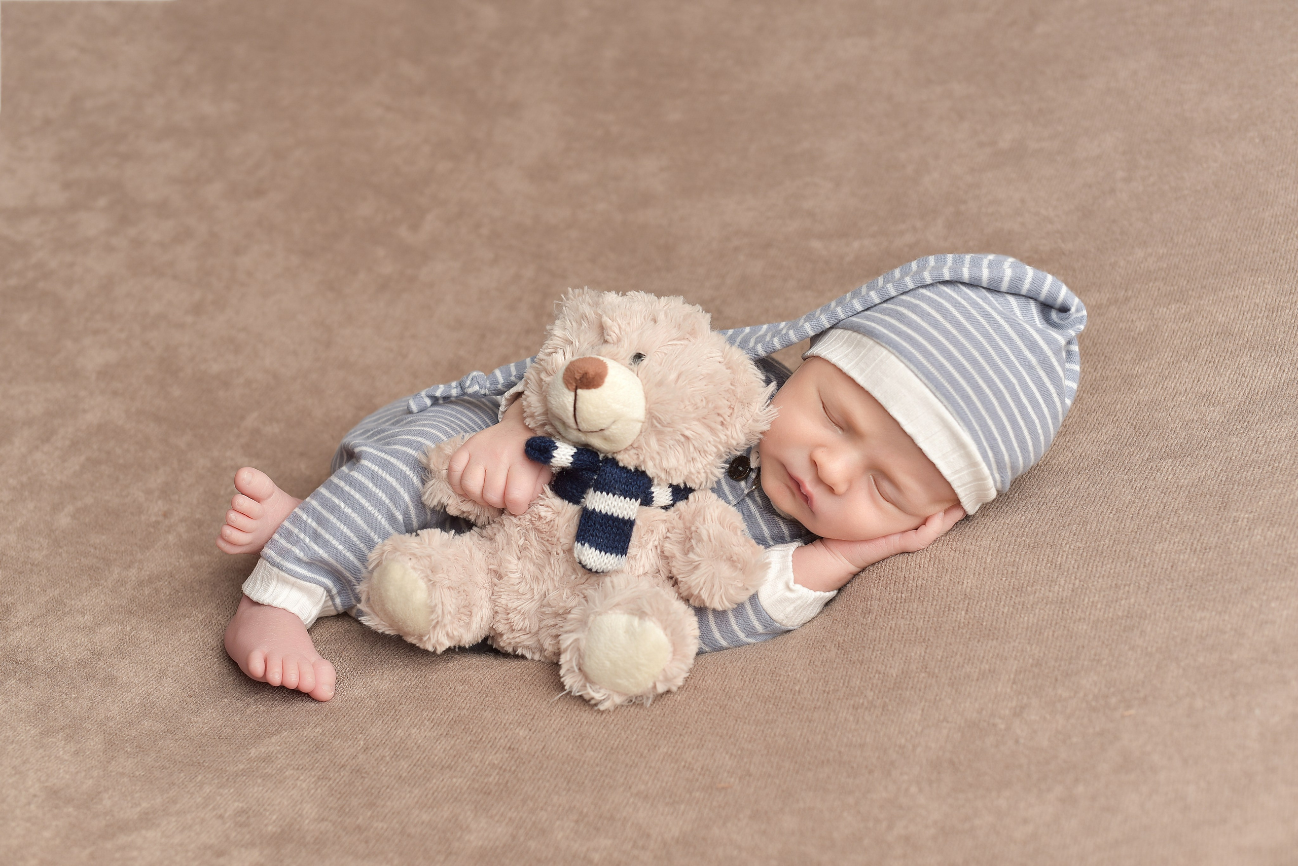 Елена Комиссарова-фотограф новорожденных в г. Иваново