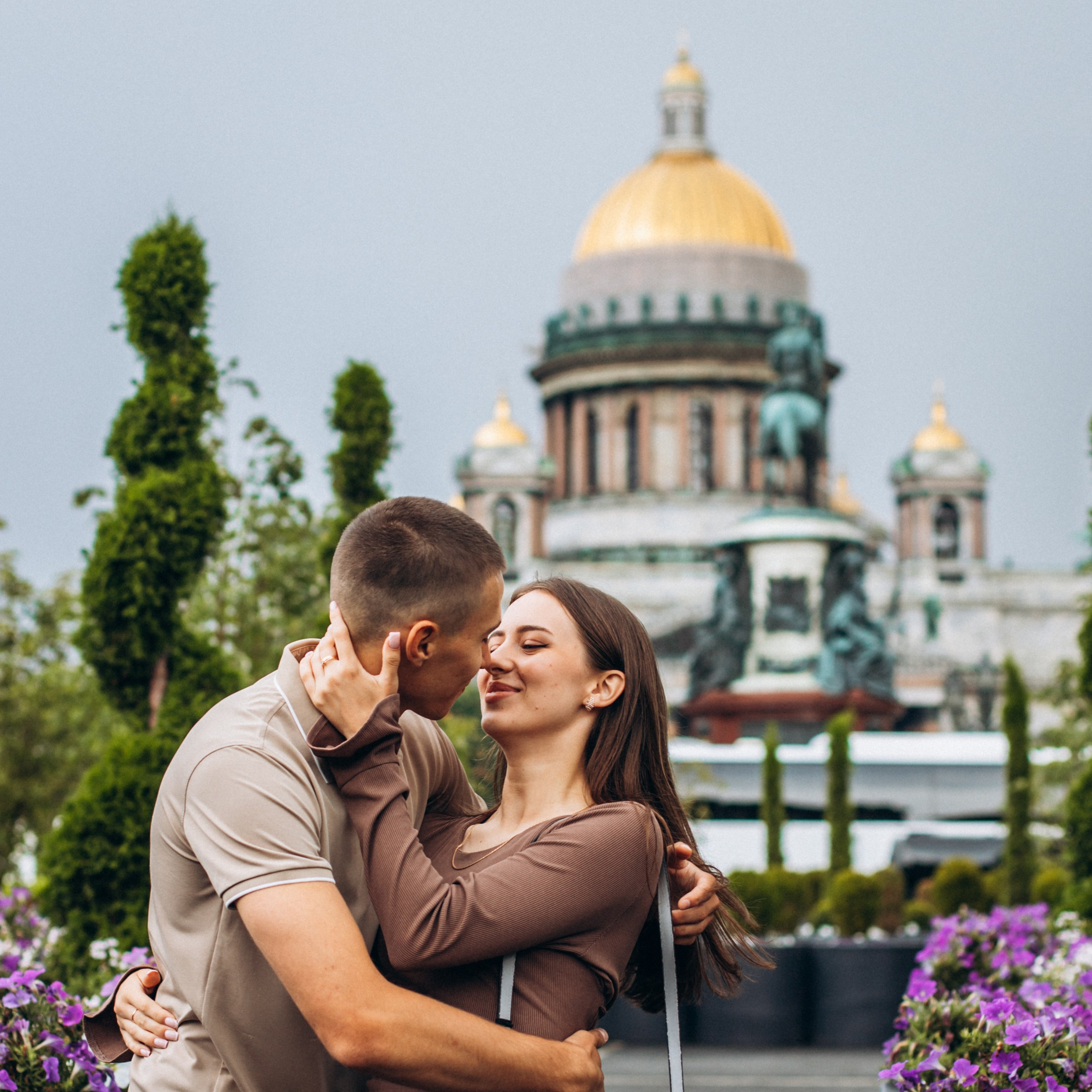 Максим и Екатерина в августе. Фотопрогулка в Петербурге. Индивидуальный и семейный фотограф в Санкт-Петербурге