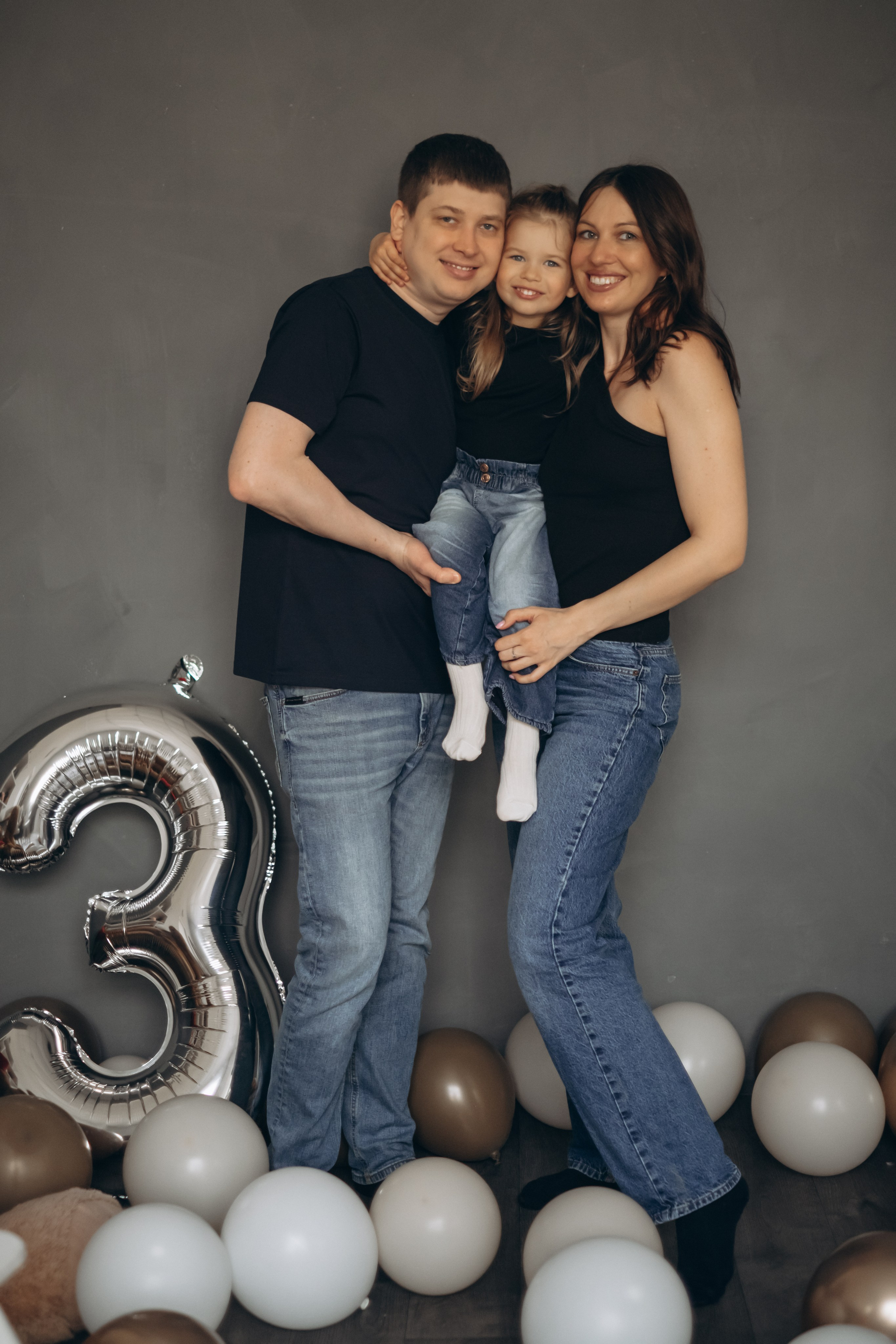 Фотосессия «День рождения» в минималистичной студии. Фотограф Новосибирск Анна Рождественская