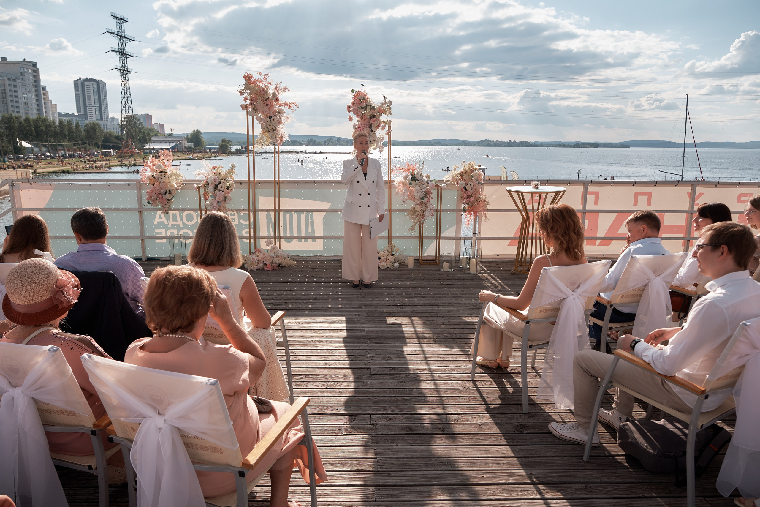 Яхта парус. Свадьба. Свадебный и портретный фотограф в Екатеринбурге Александр Блюденов