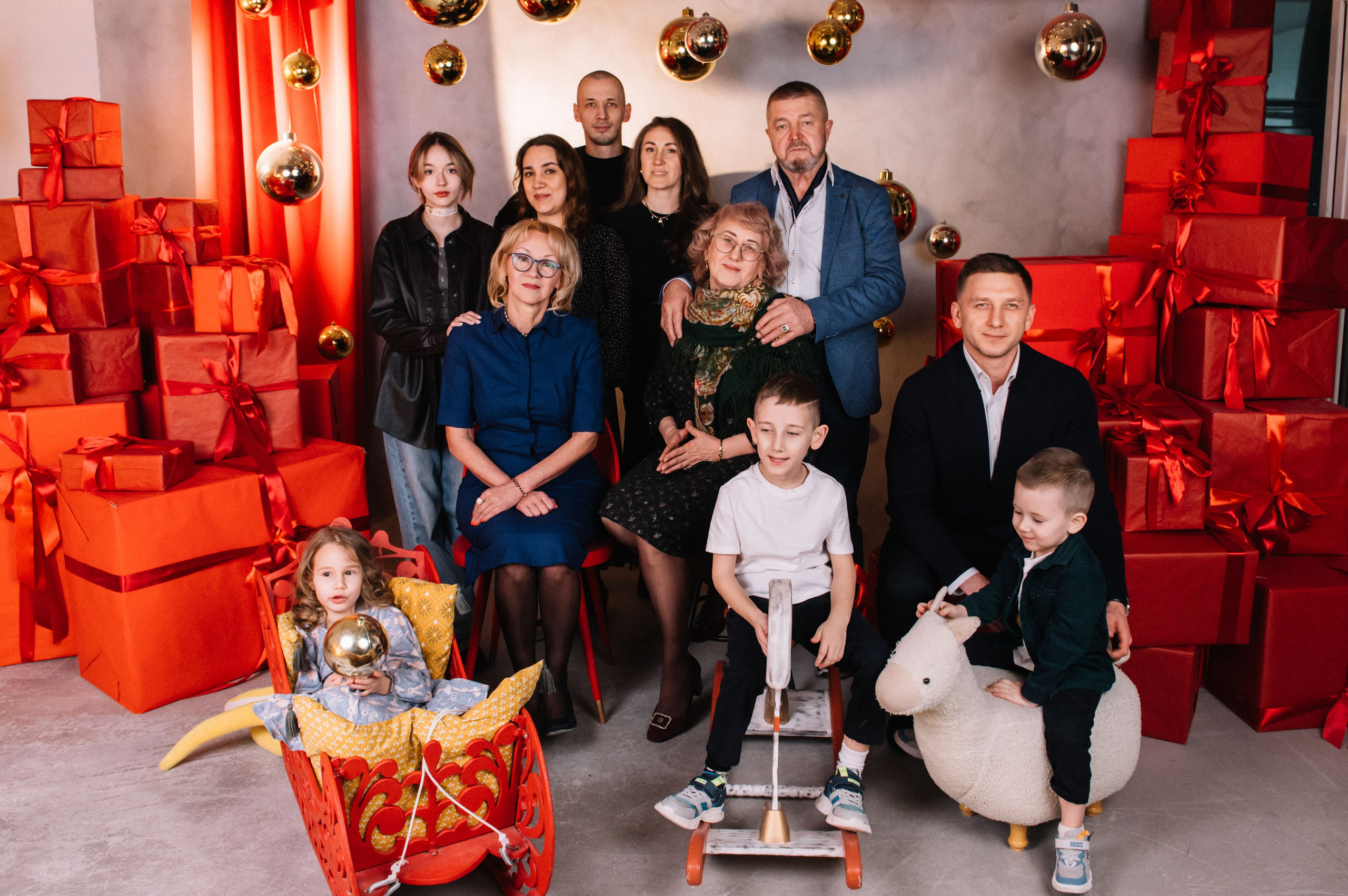 Большая семья собралась вместе на Новый год. Фотограф в Сургуте Светлана Гибадуллина
