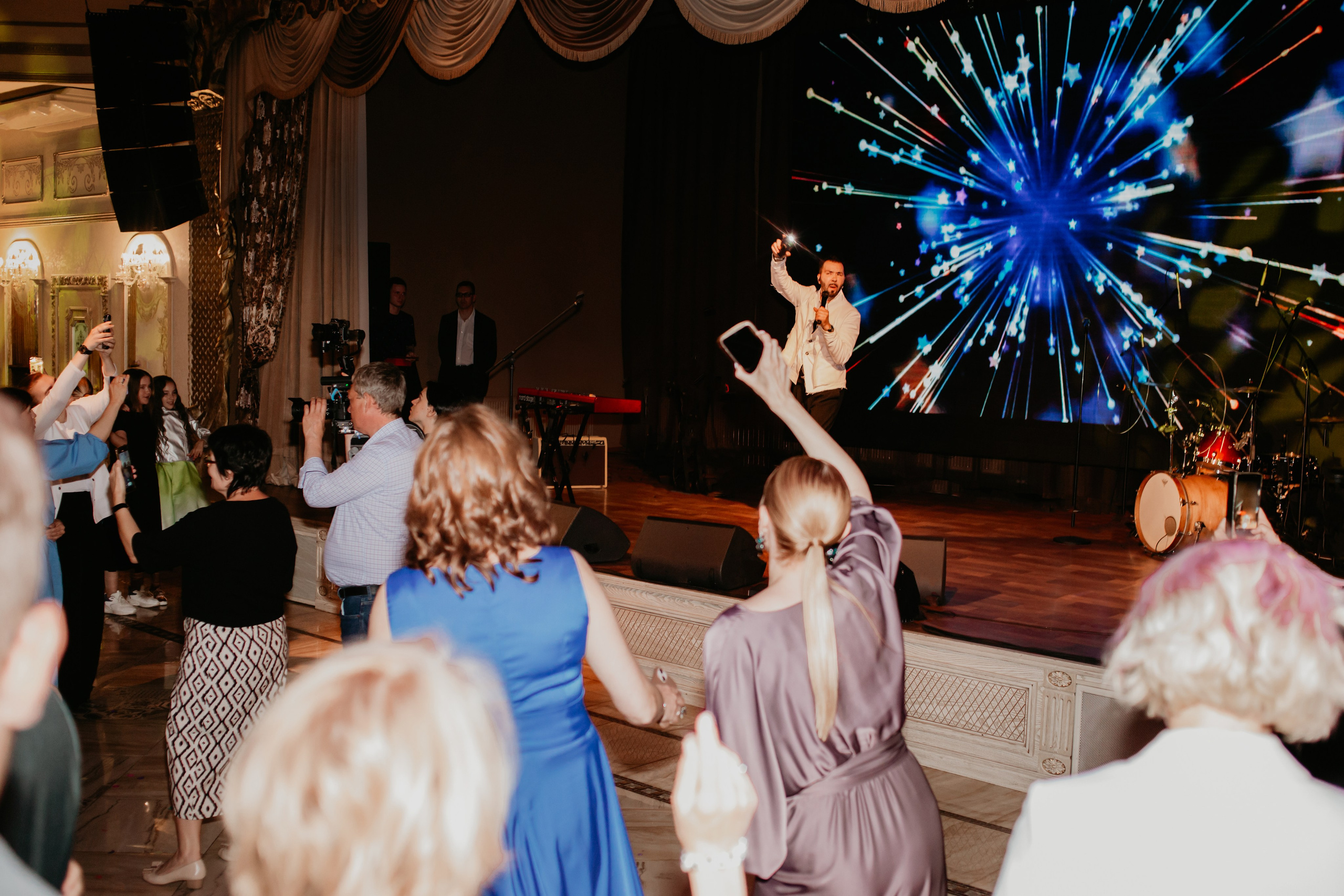 Выпускной. 11 лицей. Фотограф в Челябинске Ополихина Анна