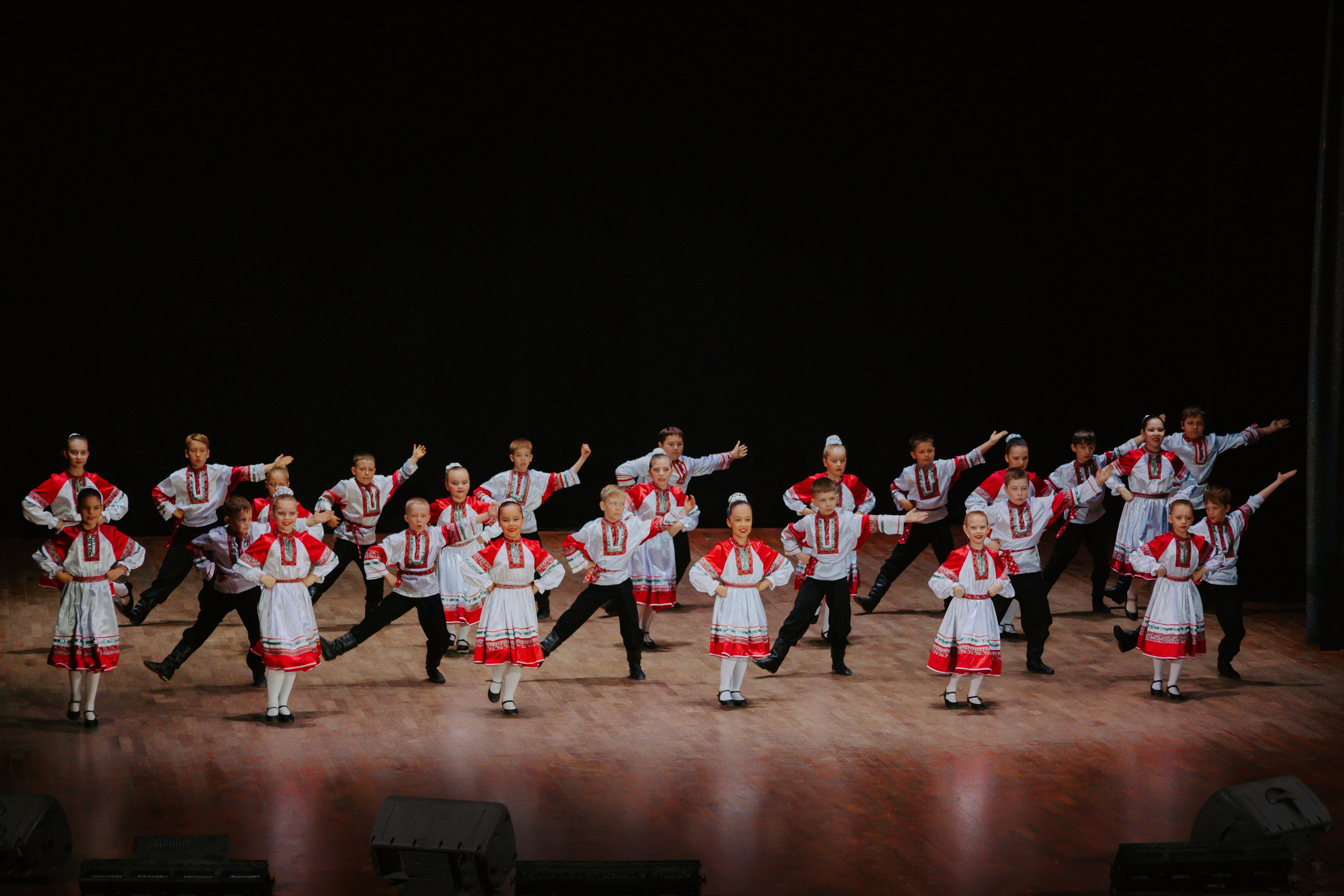 «Уральский сувенир». Концерт танцевальной студии. Фотограф в Челябинске Ополихина Анна