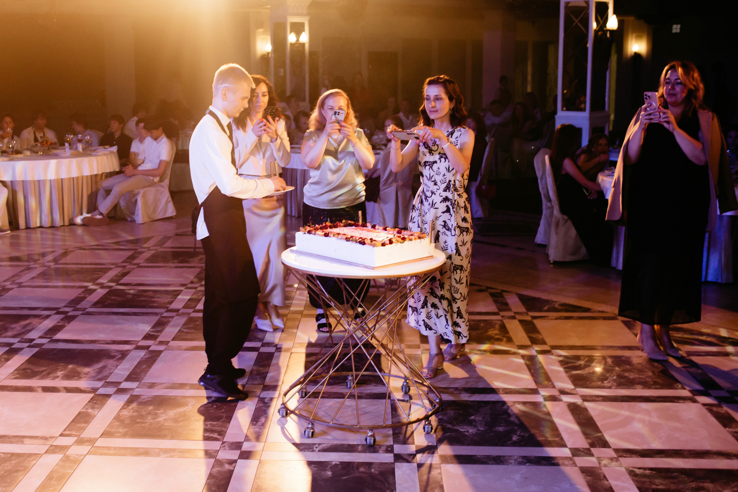 Выпускной 2025 (9класс) 124 школа. Фотограф в Челябинске Ополихина Анна