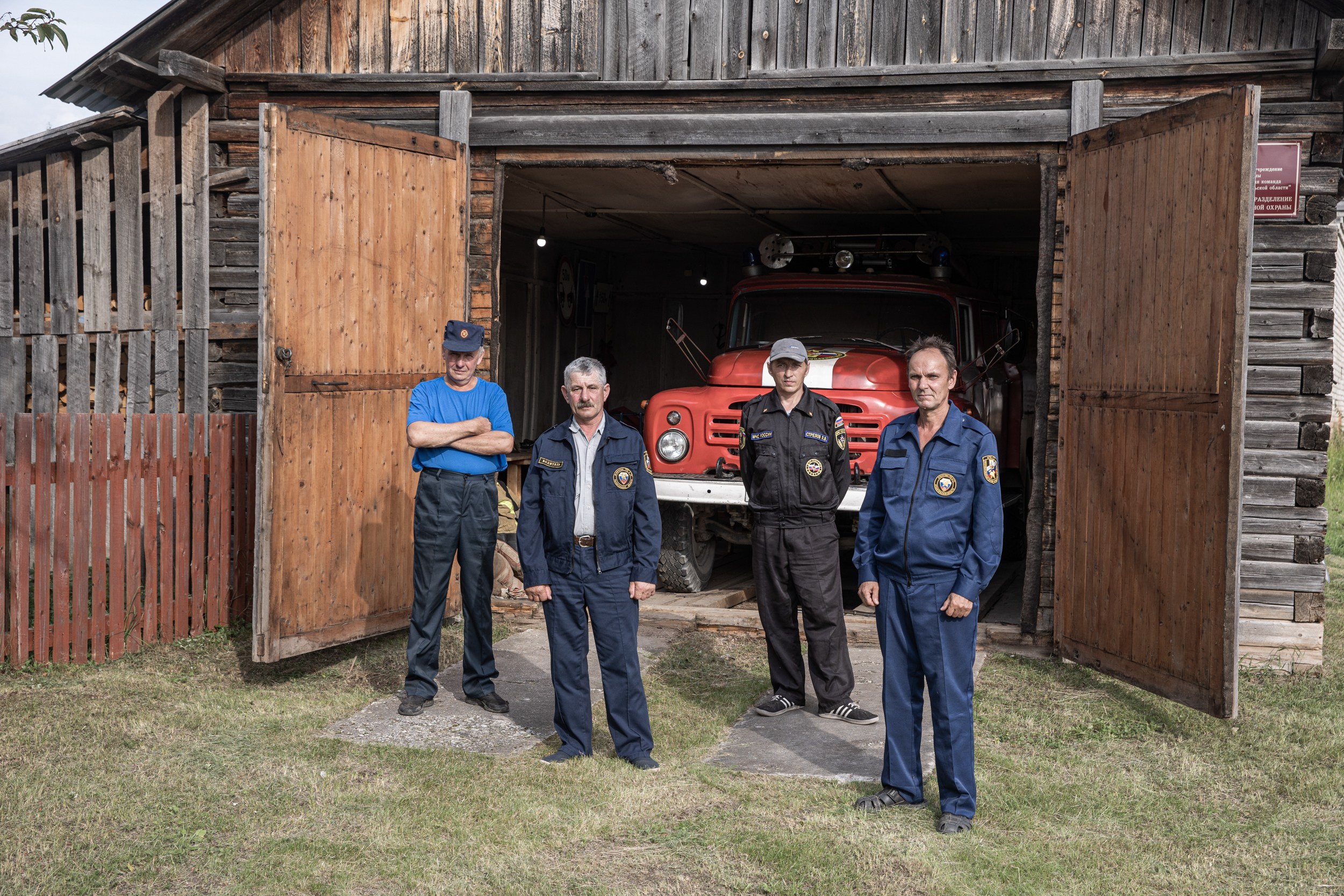 Добровольные пожарные. Yulia Nevskaya, documentary photographer and photojournalist