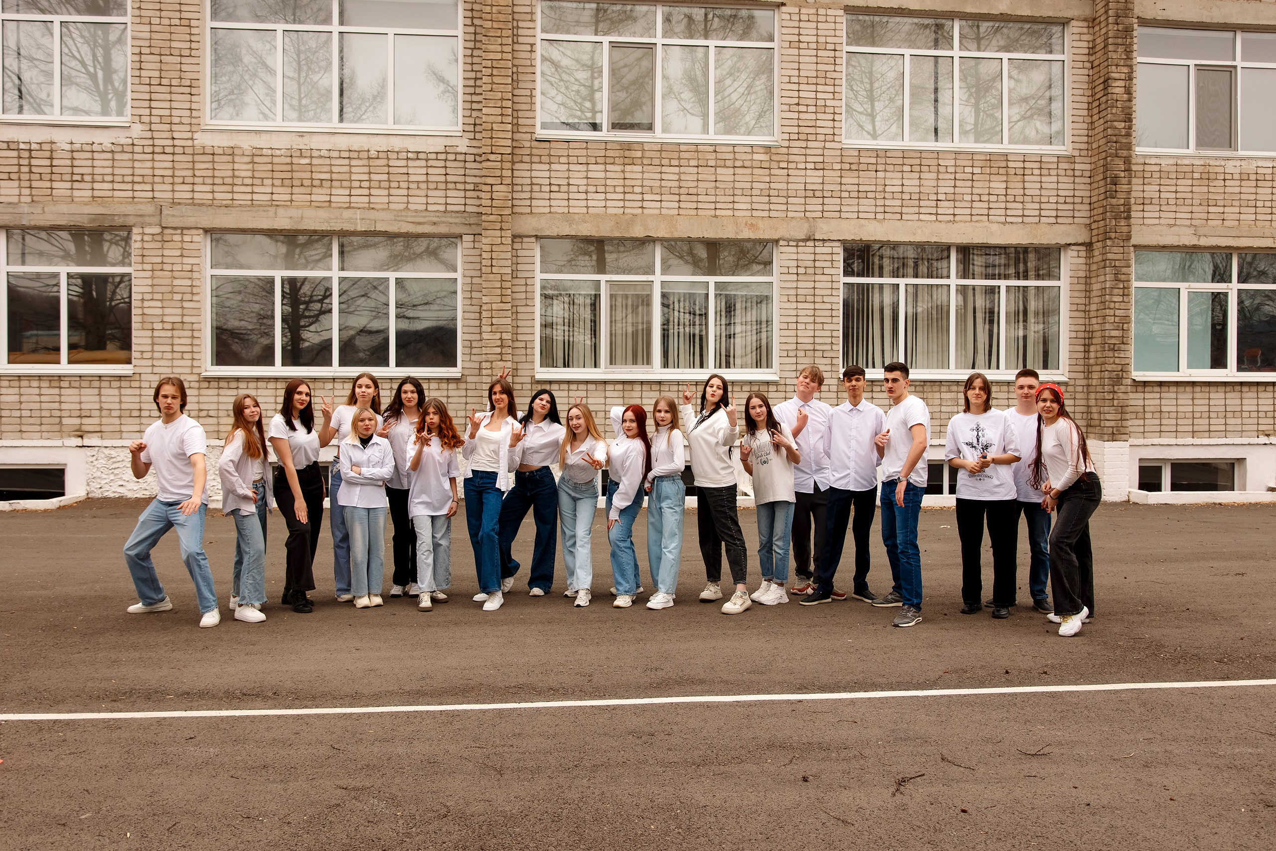 11 класс с. Барабаш. Фотограф Любовь Корниенко, Примоский край